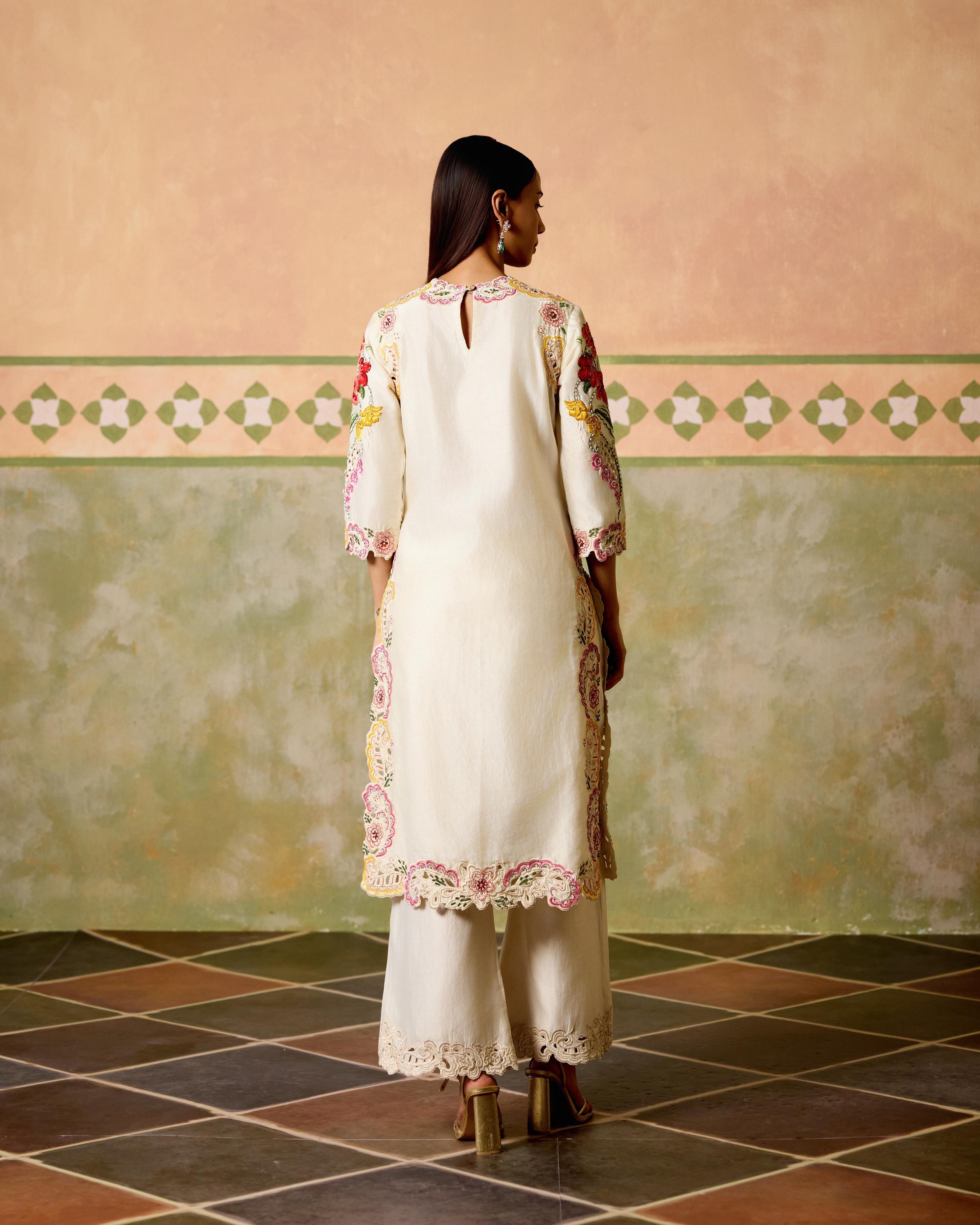 IVORY FLORAL THREADWORK AND CUTWORK KURTA WITH PANTS