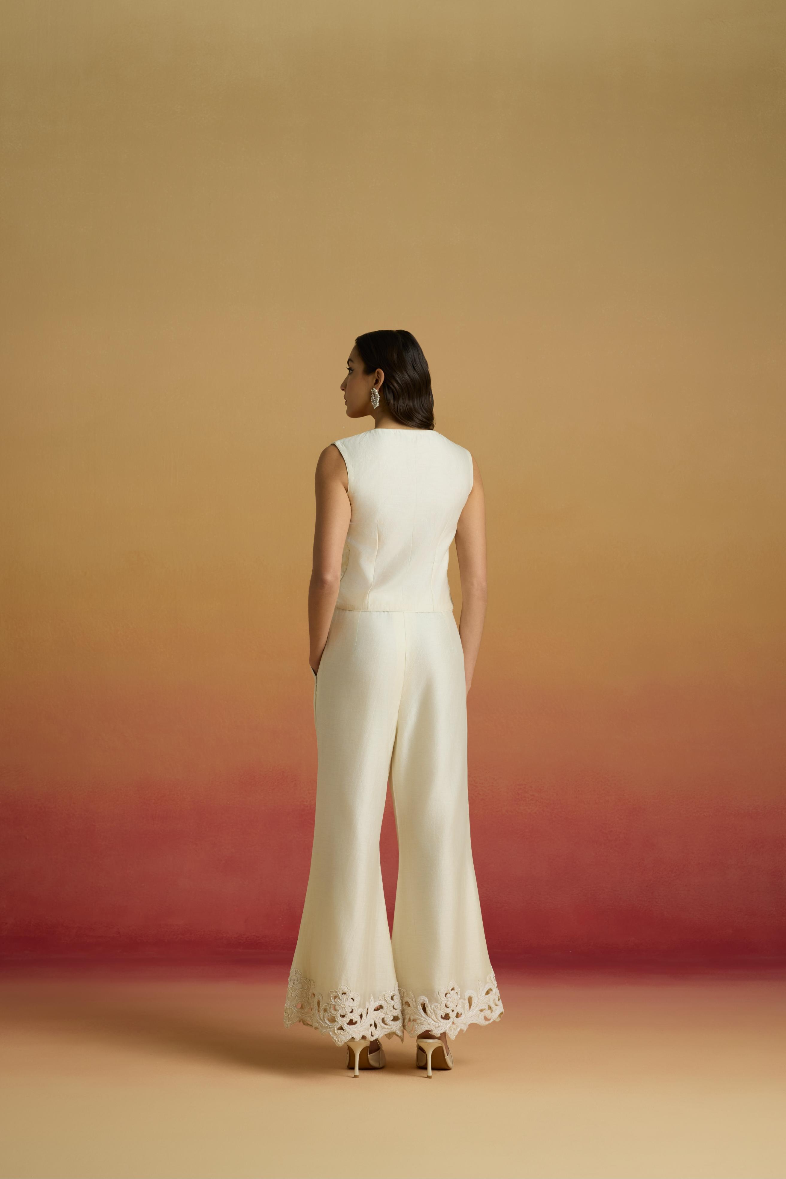 IVORY PLEATED CROP TOP