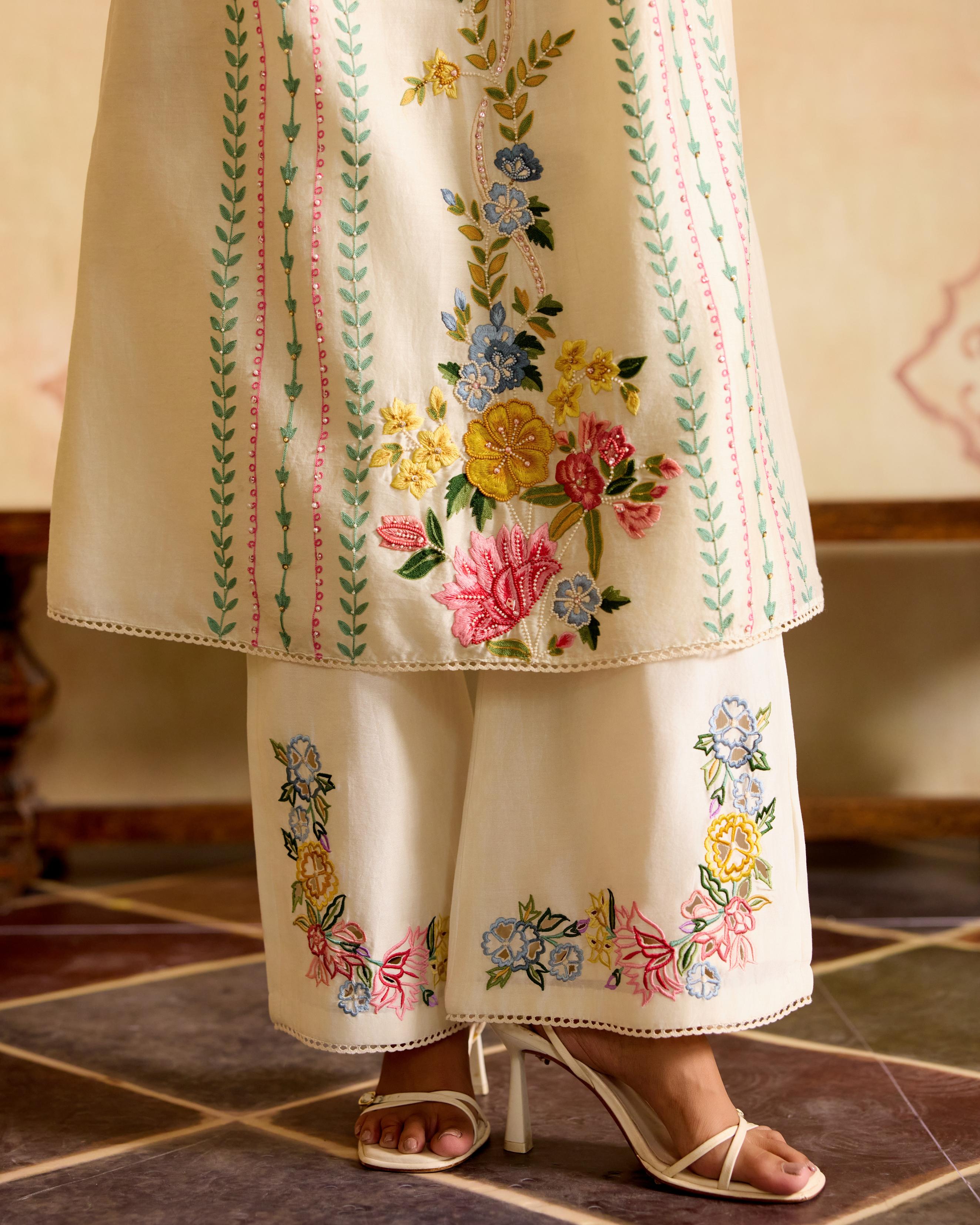 IVORY FLORALS & STRIPES YOKE DETAIL KURTA WITH CUTWORK PANTS