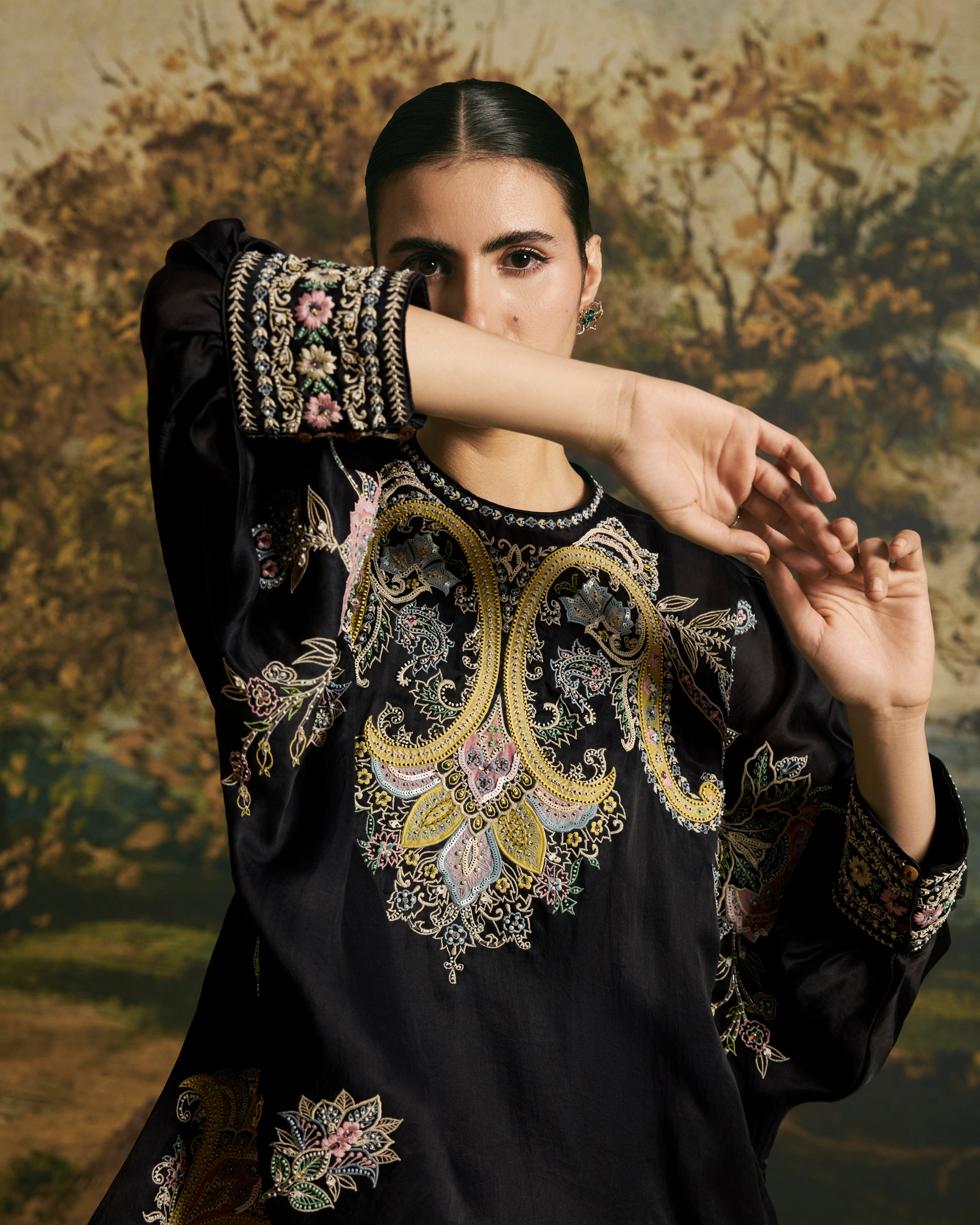 BLACK CONTRAST PAISLEY DETAIL TUNIC WITH HAREM PANTS