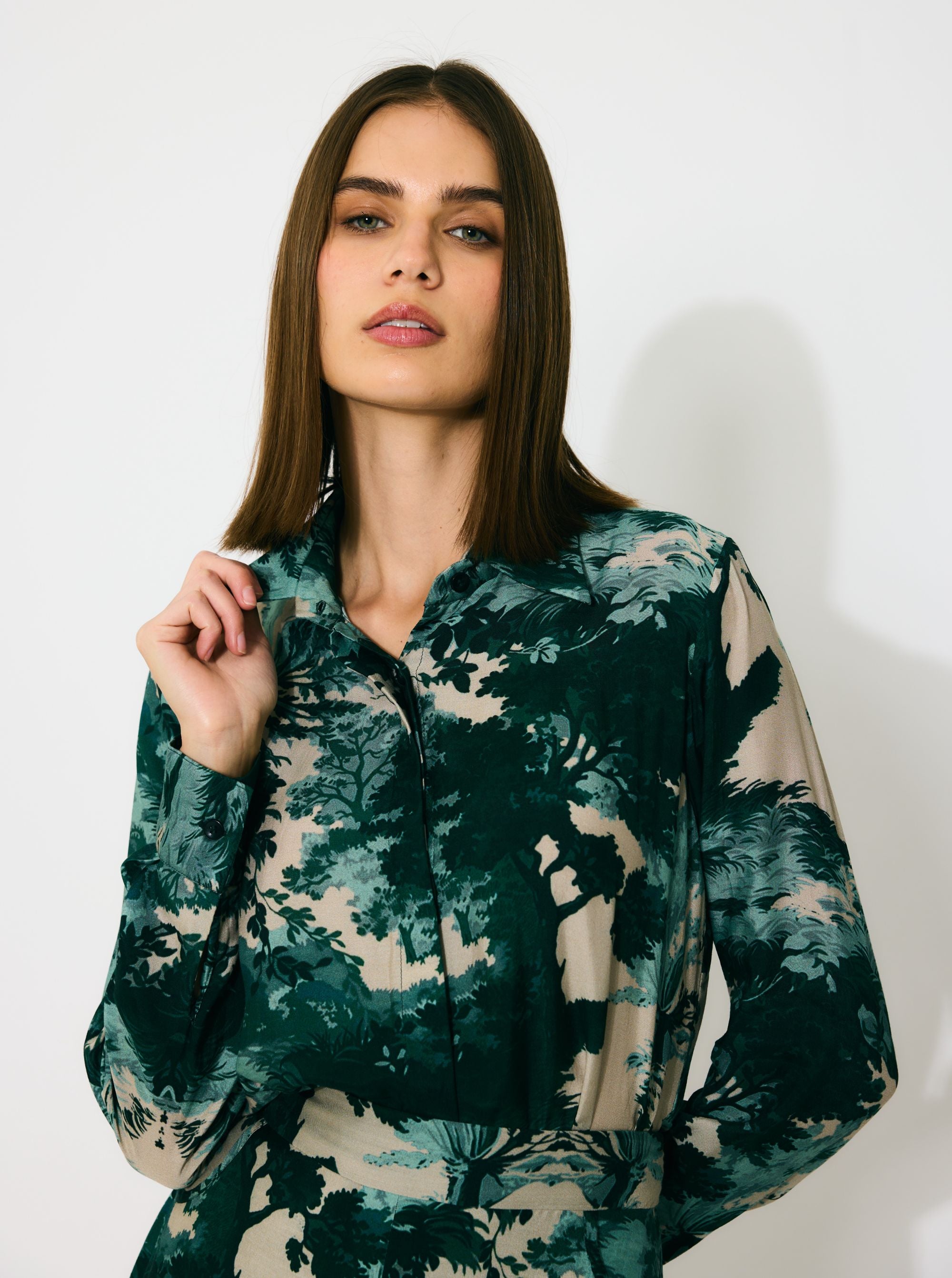 DARK GREEN, MINT AND BEIGE TOIL PRINT SHIRT