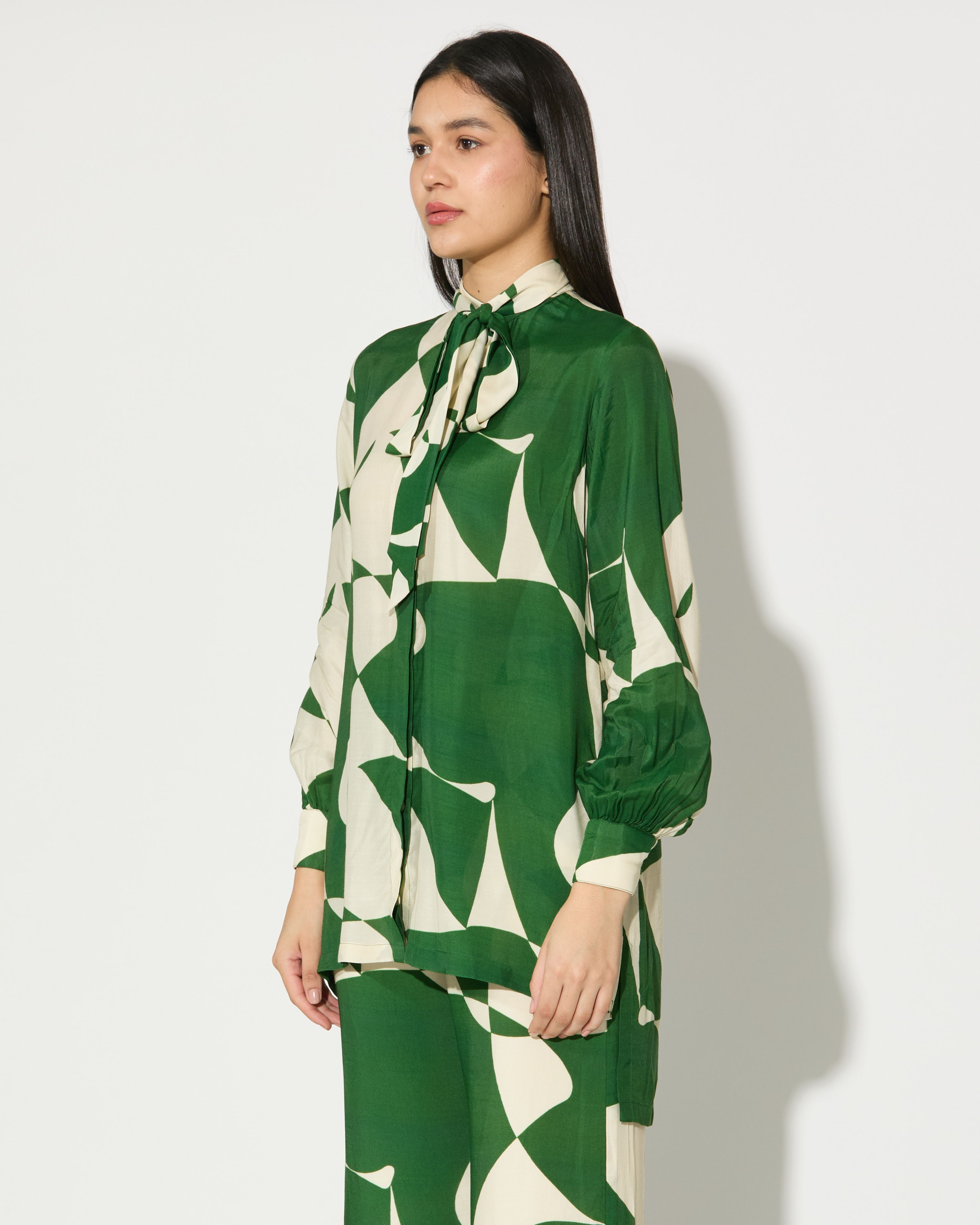 GREEN AND WHITE ABSTRACT BOW TIE SHIRT