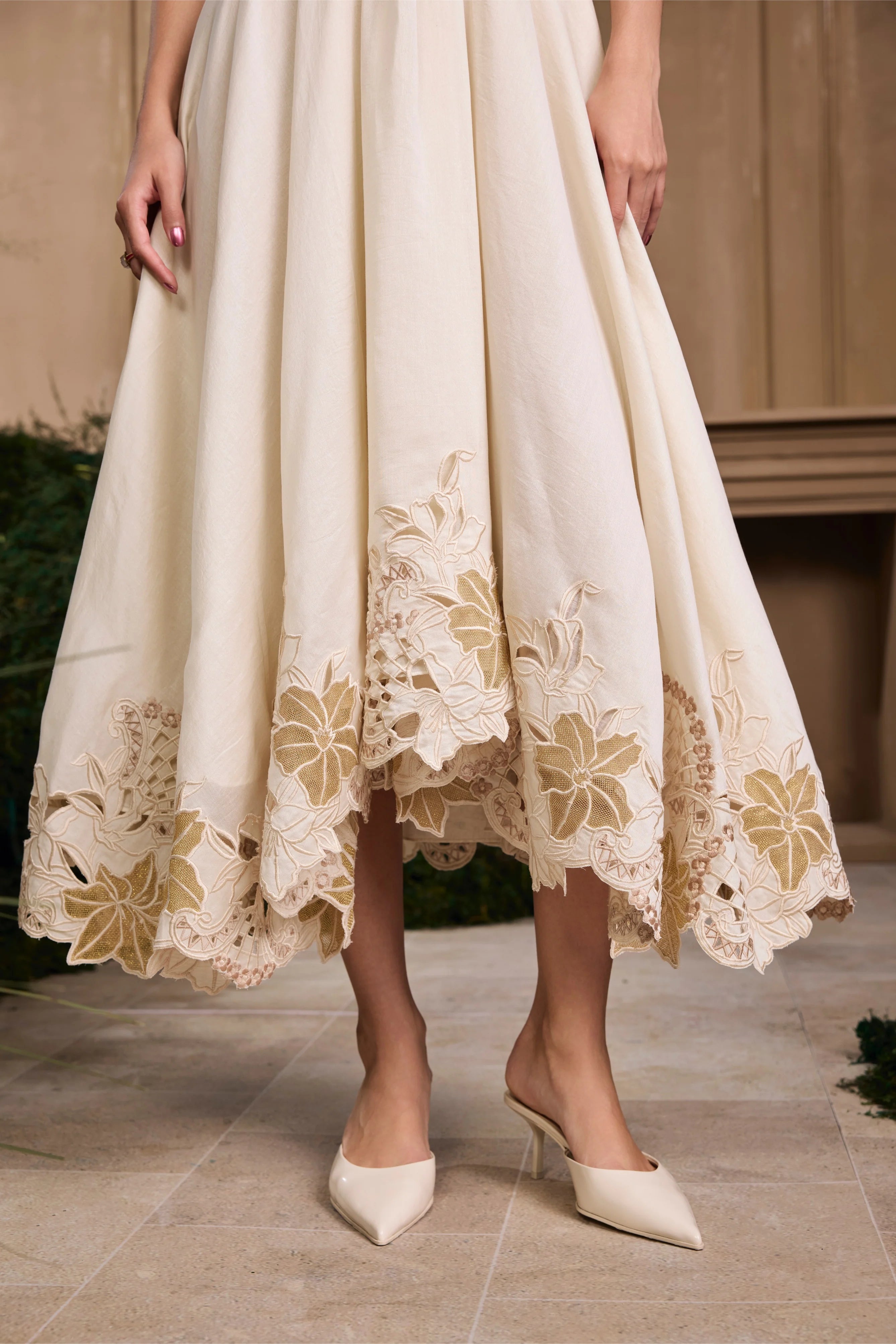 IVORY & GOLD PLEATED EMBROIDERED FLOUNCE DRESS