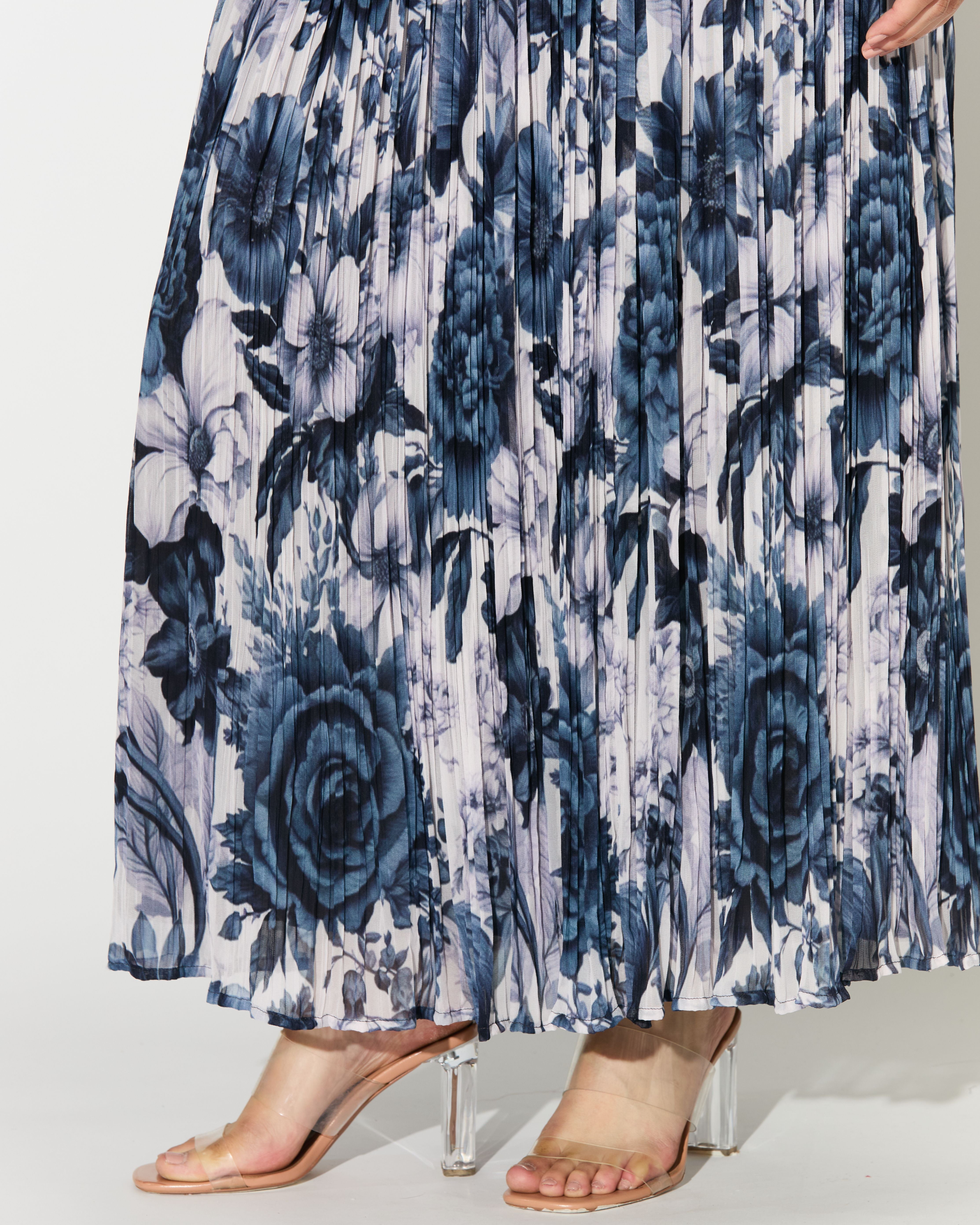 WHITE AND BLUE FLORAL CRINKLED SKIRT