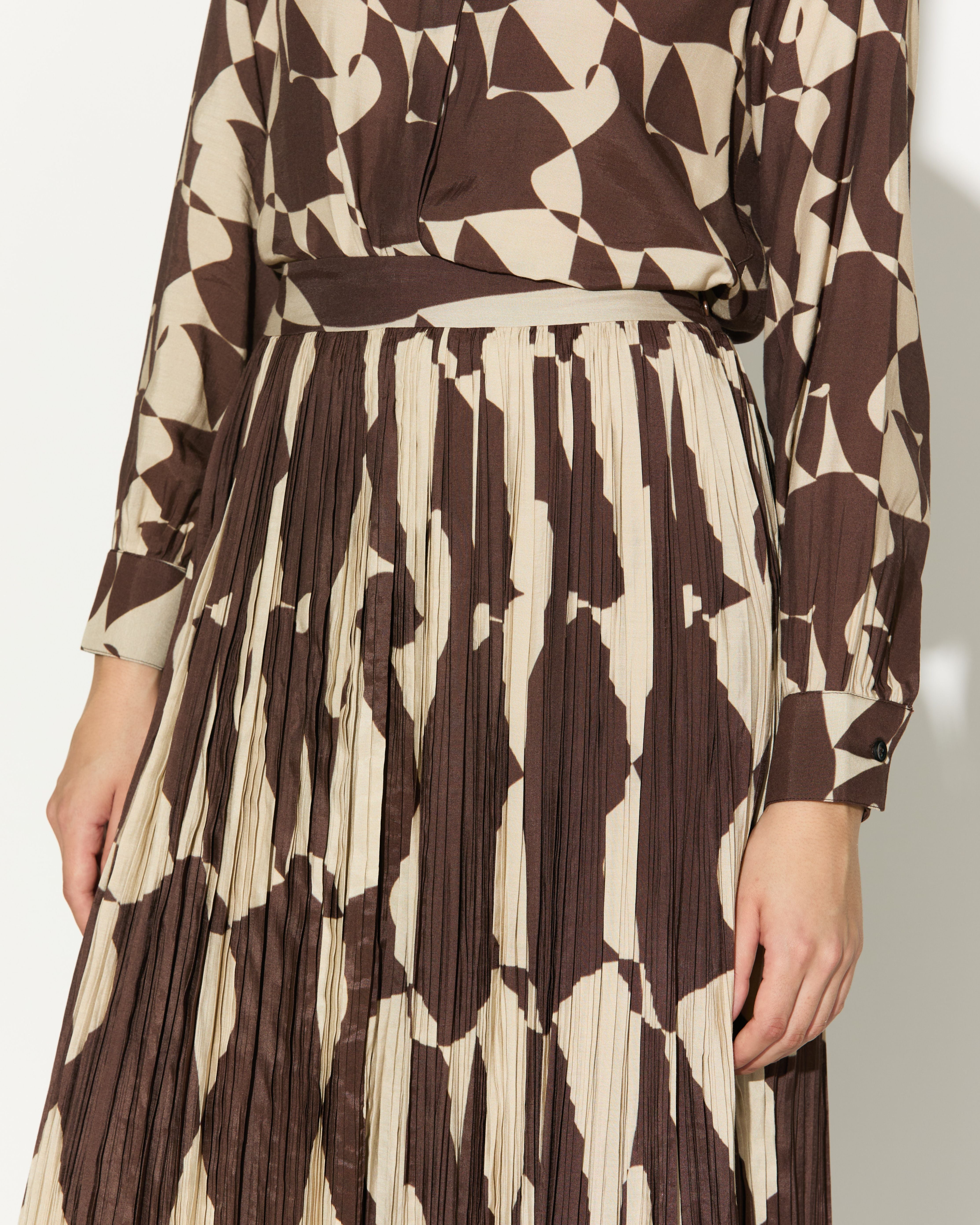 BROWN AND WHITE ABSTRACT CRINKLED SKIRT
