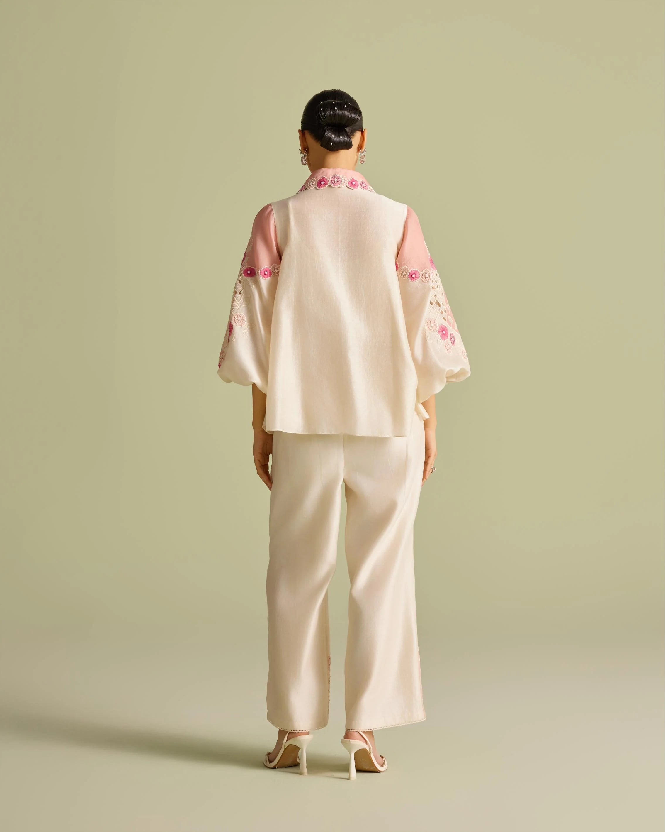 IVORY & PINK PANELLED APPLIQUE SHIRT
