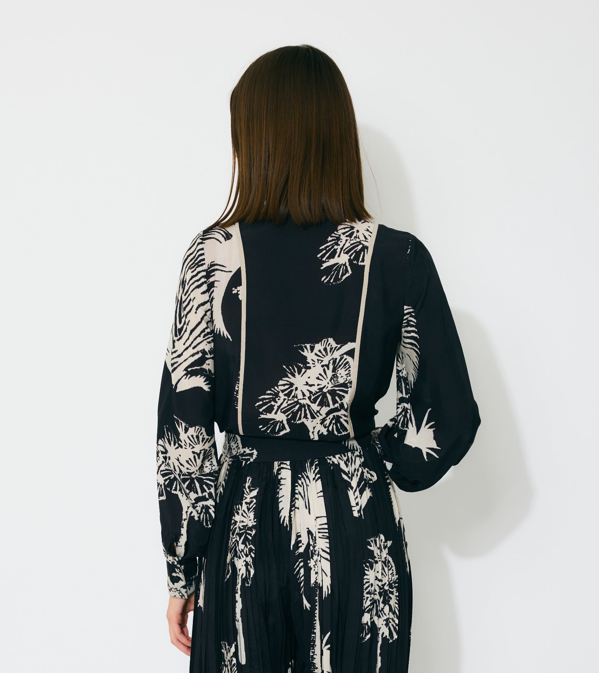 BLACK AND BEIGE FLORAL SHIRT