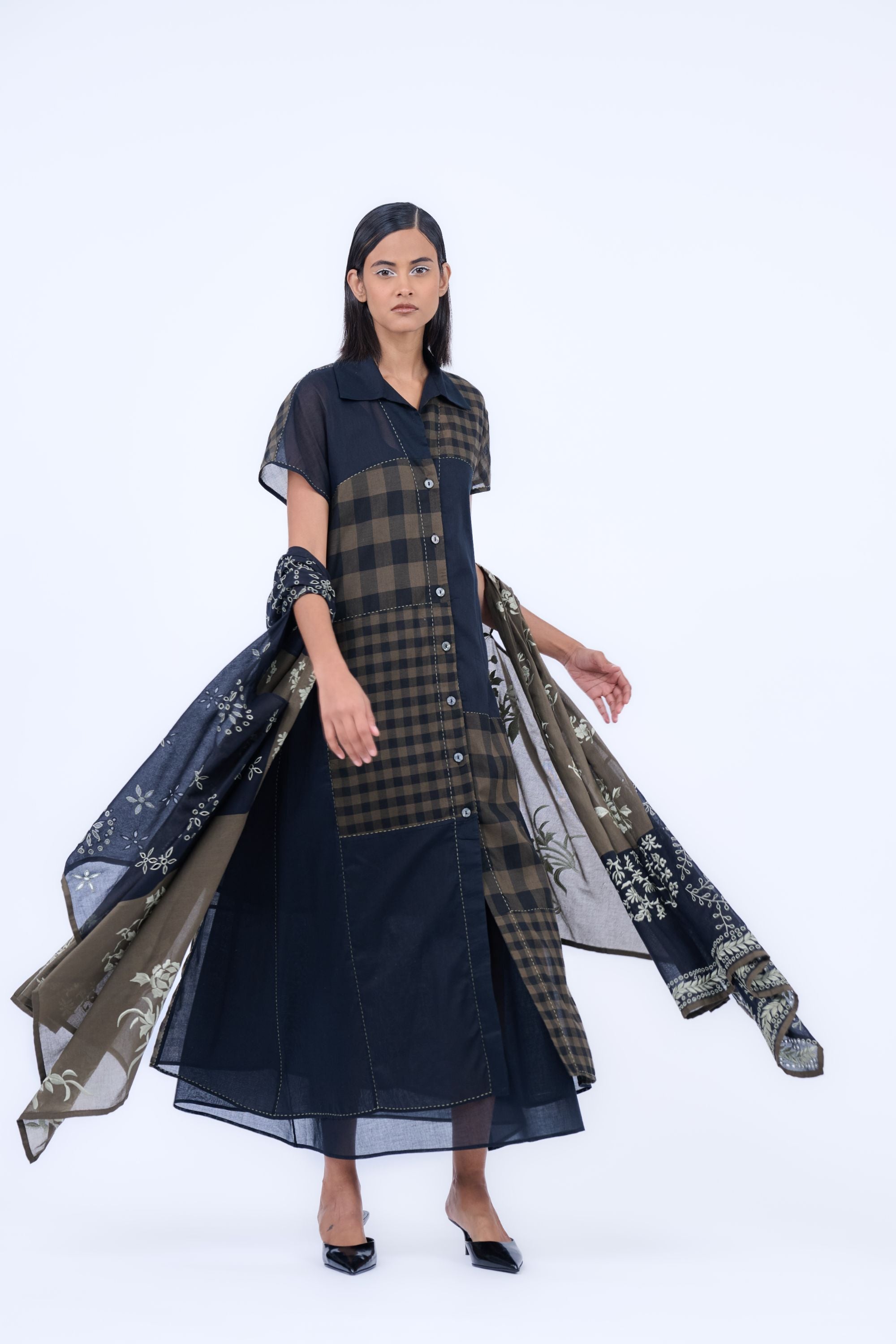 Black Kh L.Kh Handloom Cotton Cape