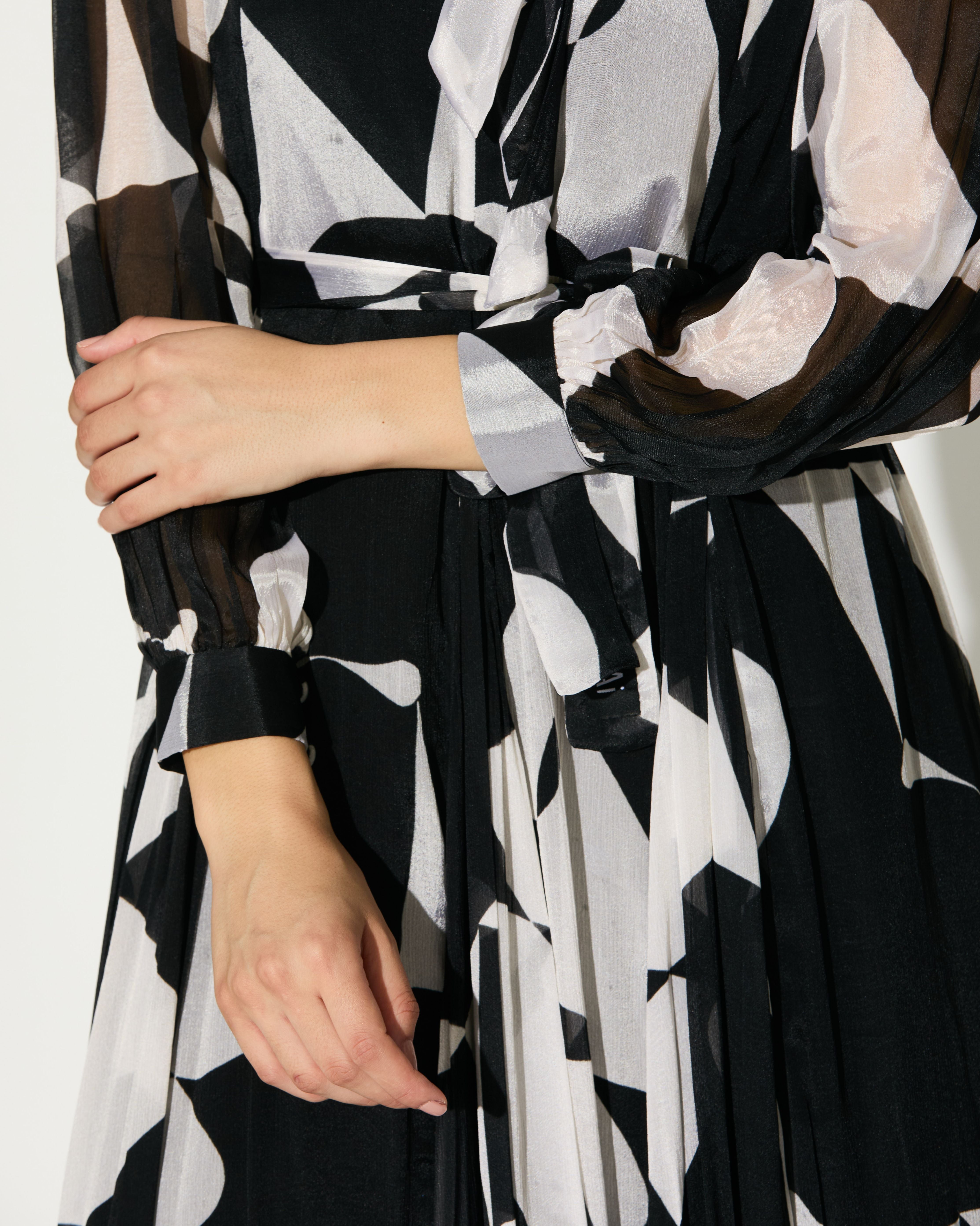 BLACK AND WHITE ABSTRACT LONG DRESS