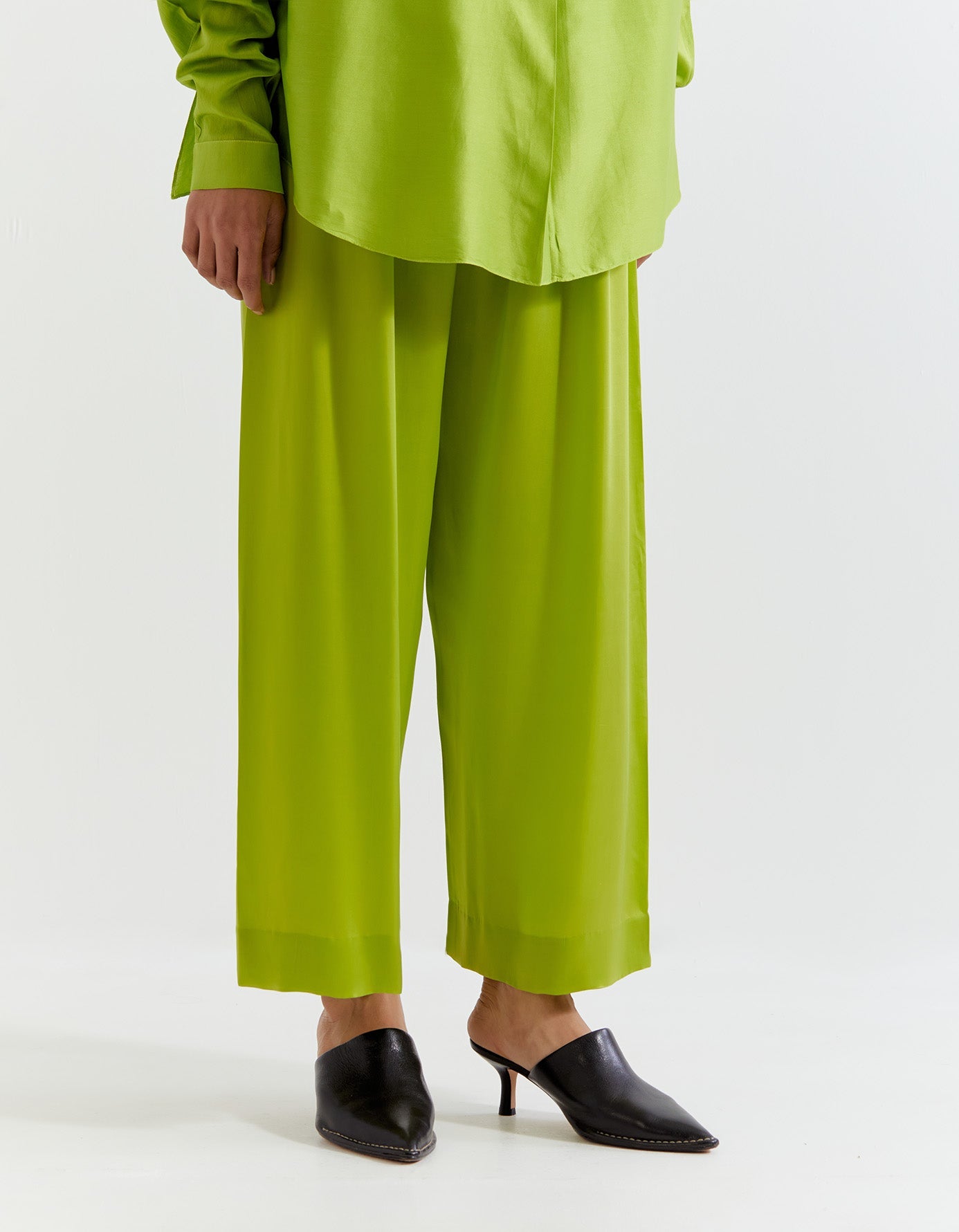 https://cdn.shopify.com/s/files/1/0614/0385/7147/files/6_9d35855d-ecea-4ac1-ad33-bceff7ea9af1.jpg?v=1747048736