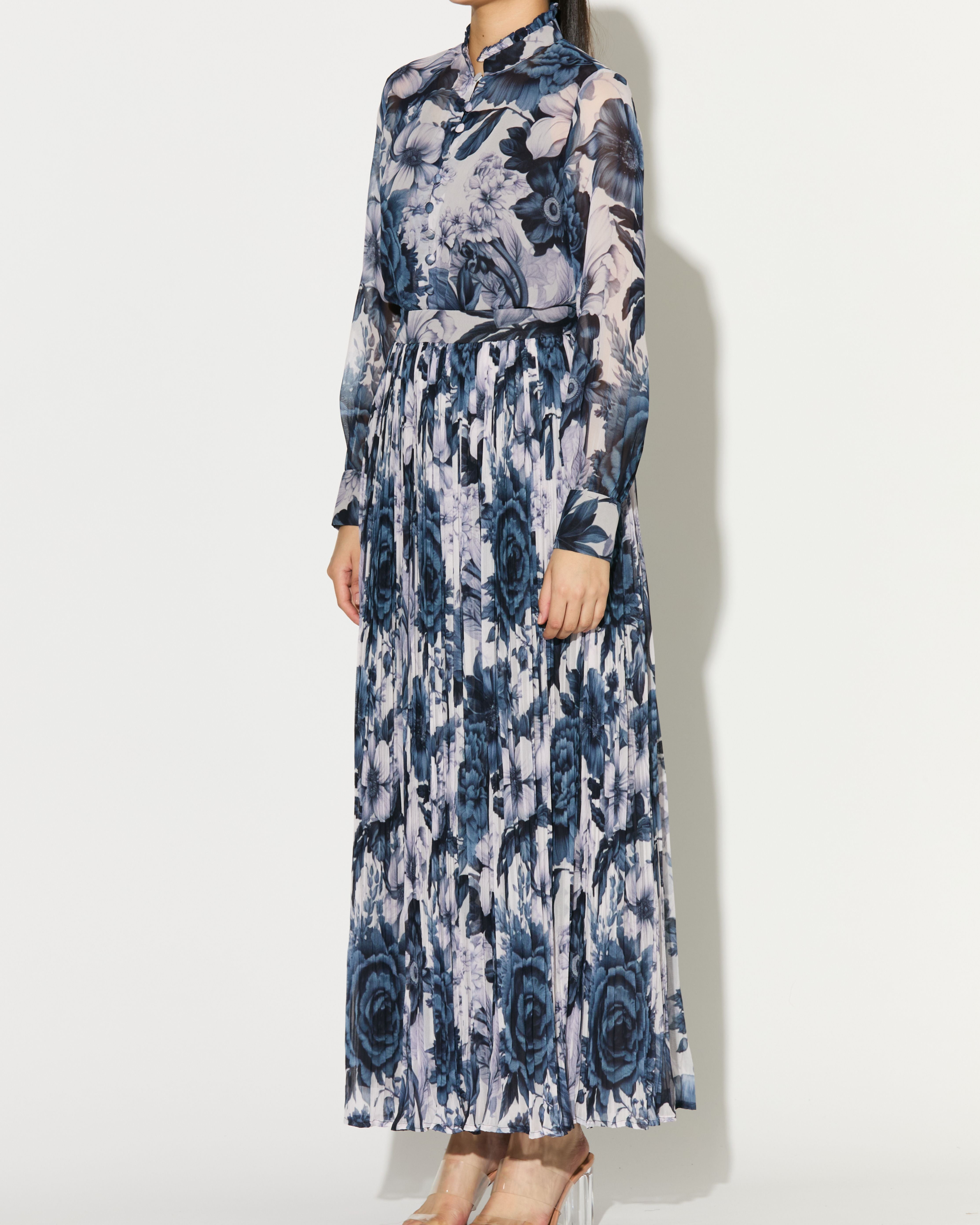 WHITE AND BLUE FLORAL CRINKLED SKIRT