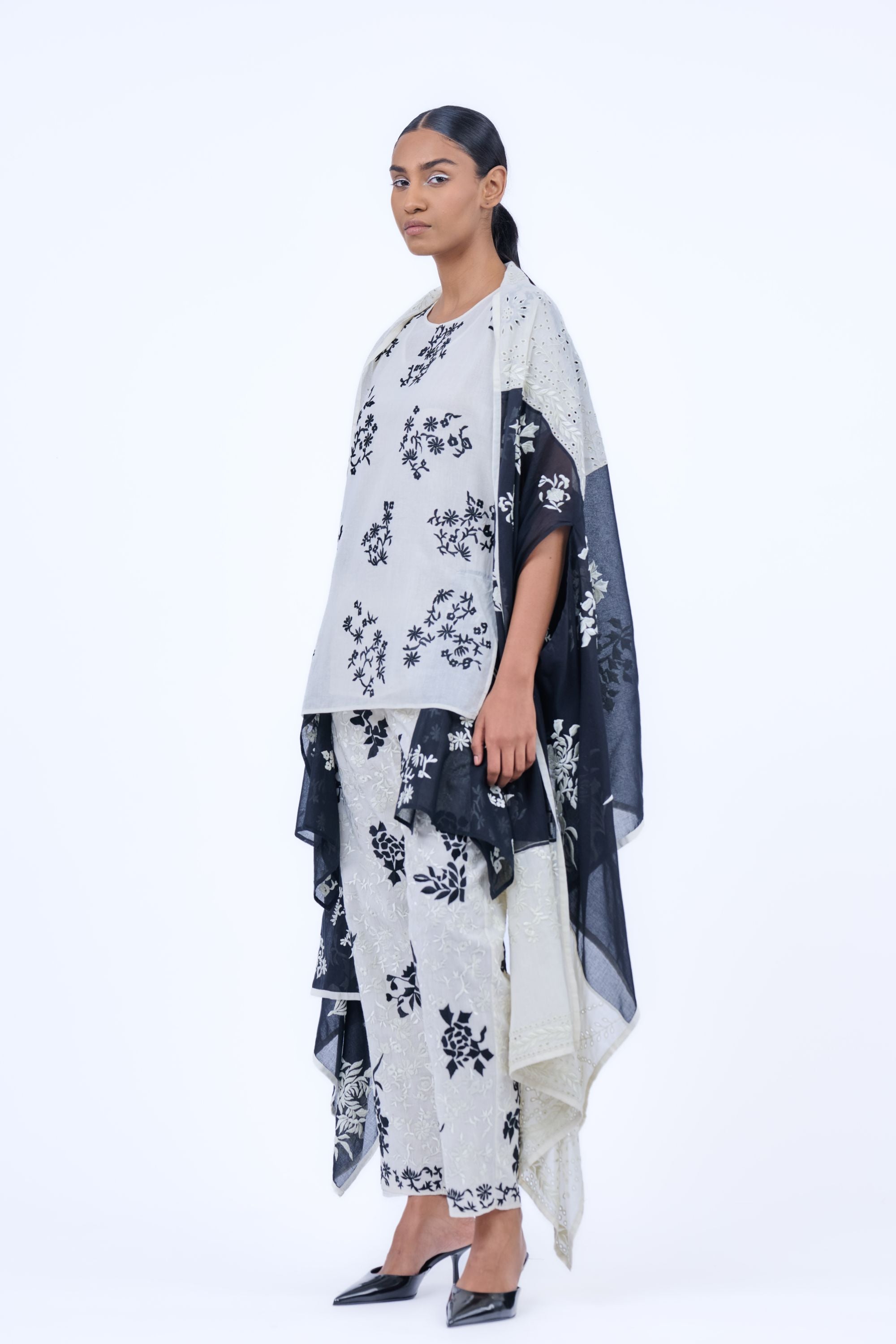 Ecru Blk Handloom Cotton Top