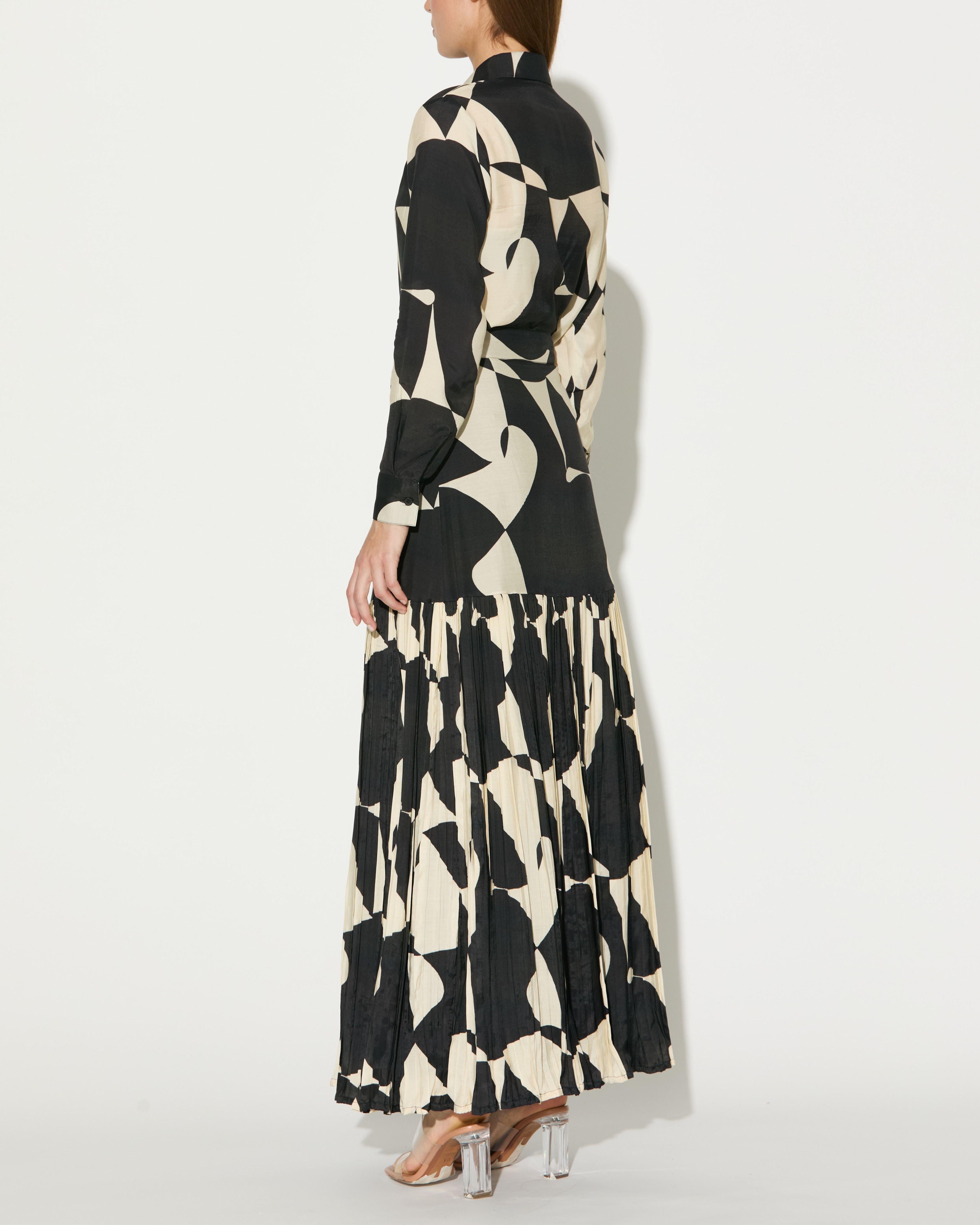 BLACK AND WHITE ABSTRACT SKIRT