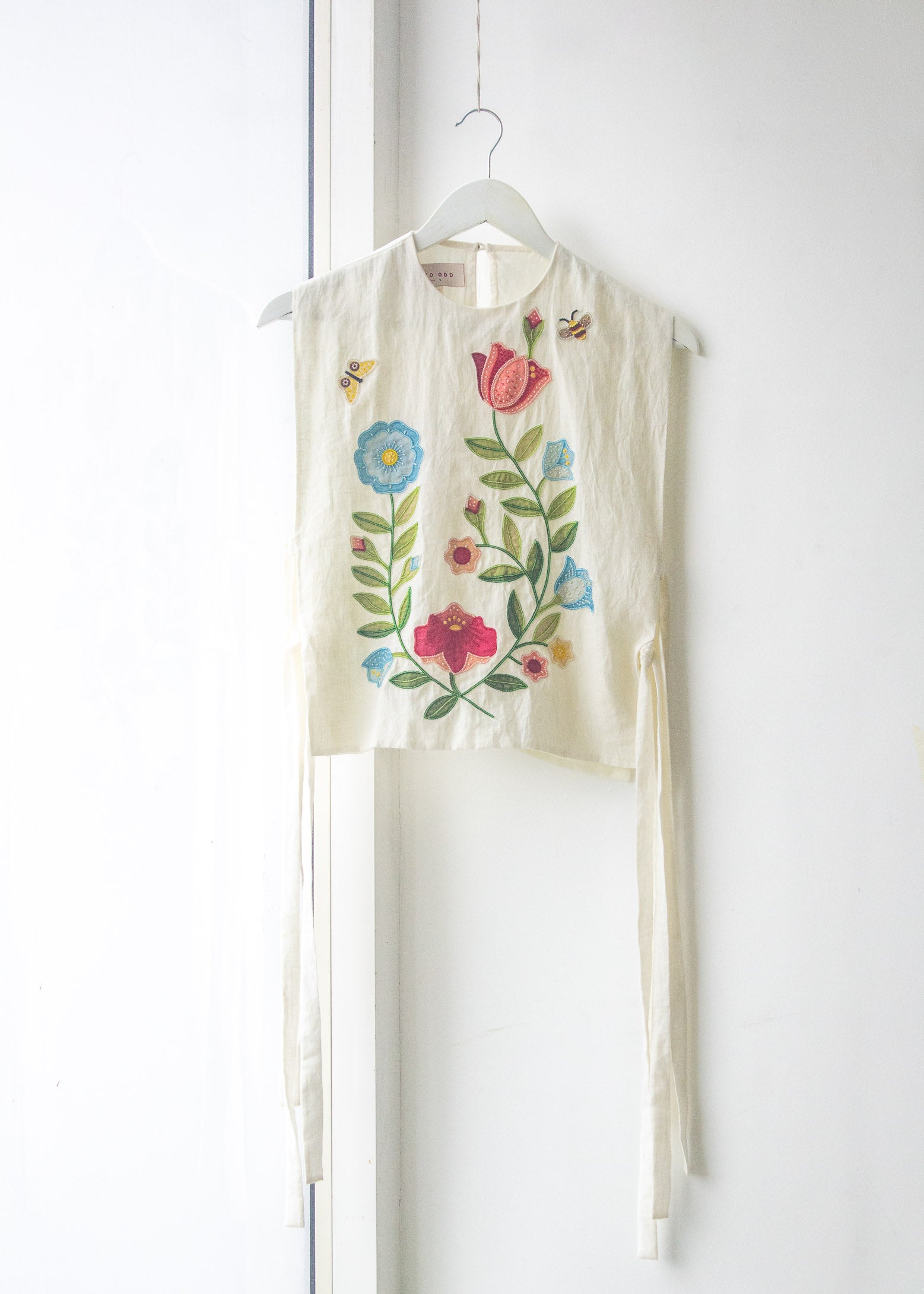 Dancing Flower Bib