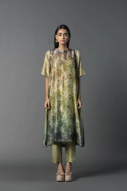 Array floral print kurta with pants