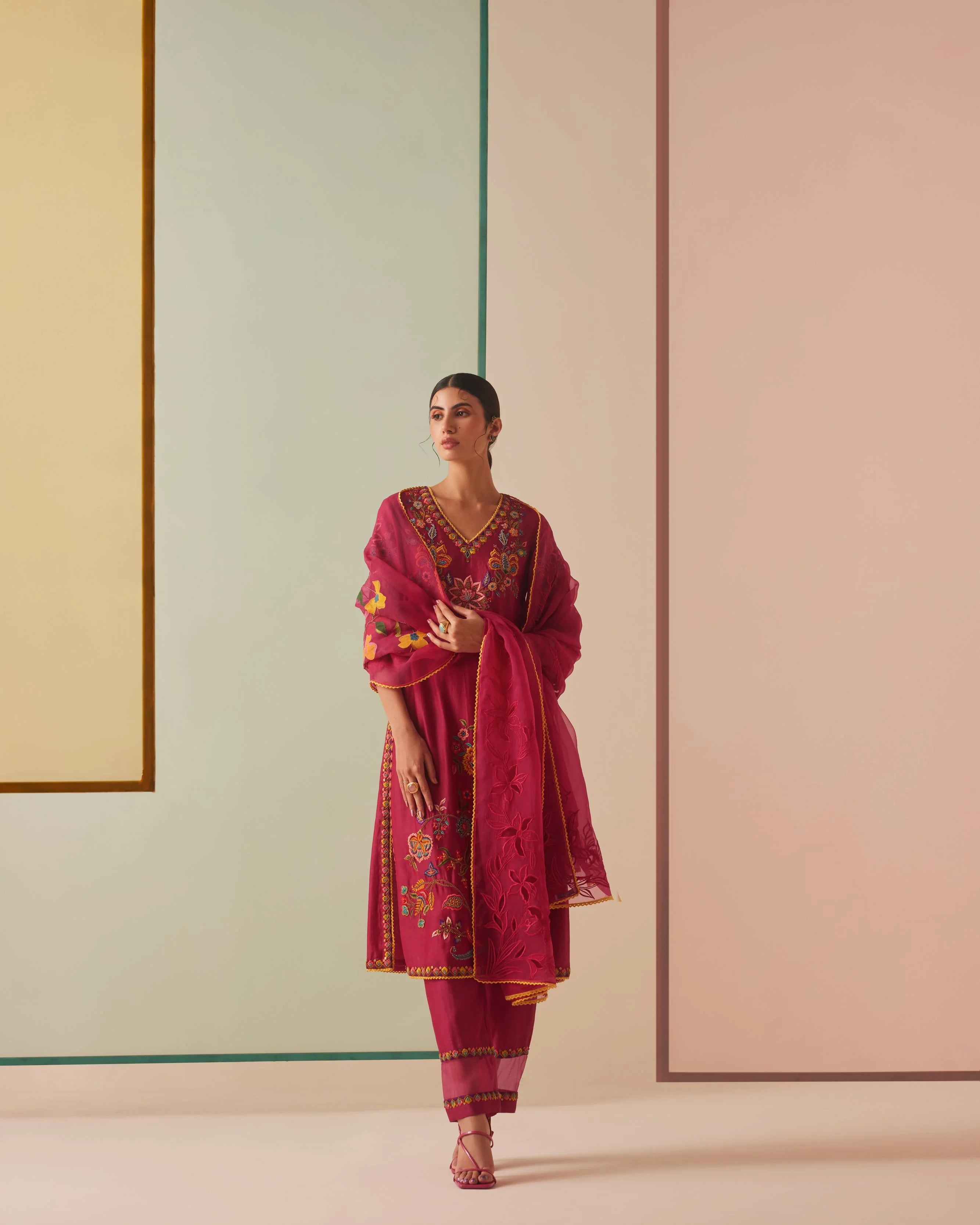 FUCHSIA EMBROIDERED KURTA WITH ORGANZA DETAIL PANTS