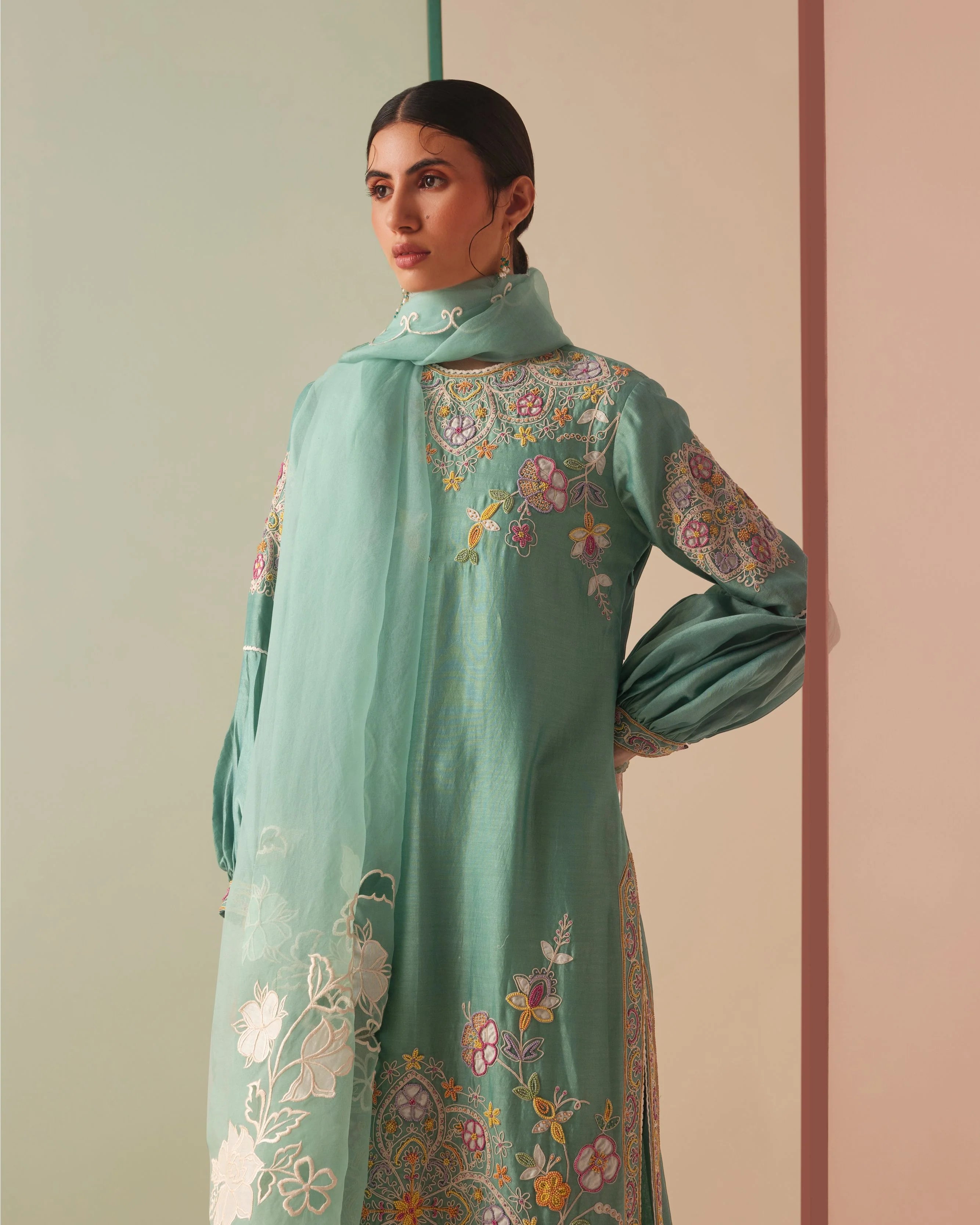 AQUA CONTRAST EMBROIDERED KURTA WITH CUTWORK PANTS