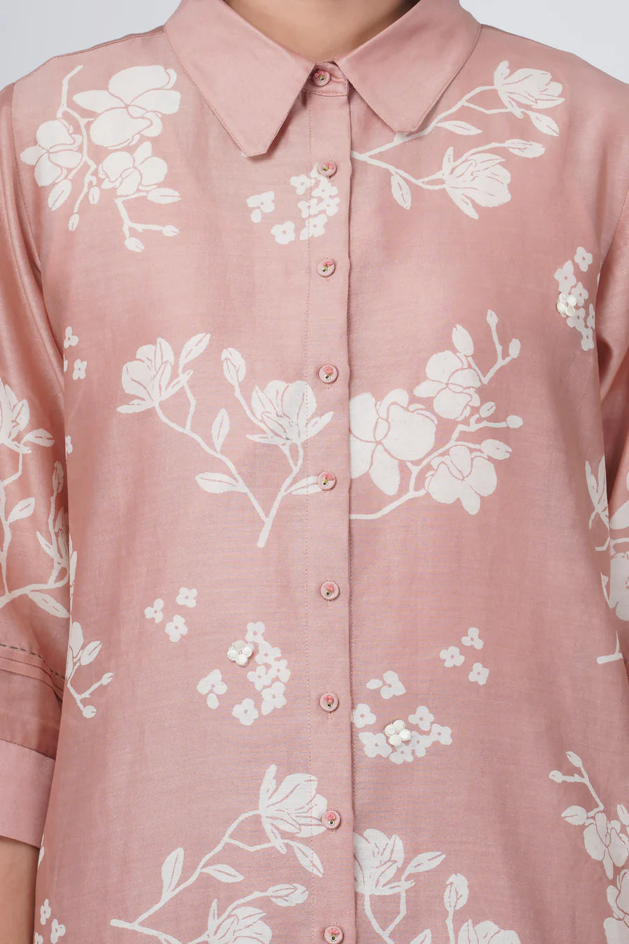 Yuri Print Silk Chanderi Shirt With Flower Embroidered And Silk Chanderi Pant