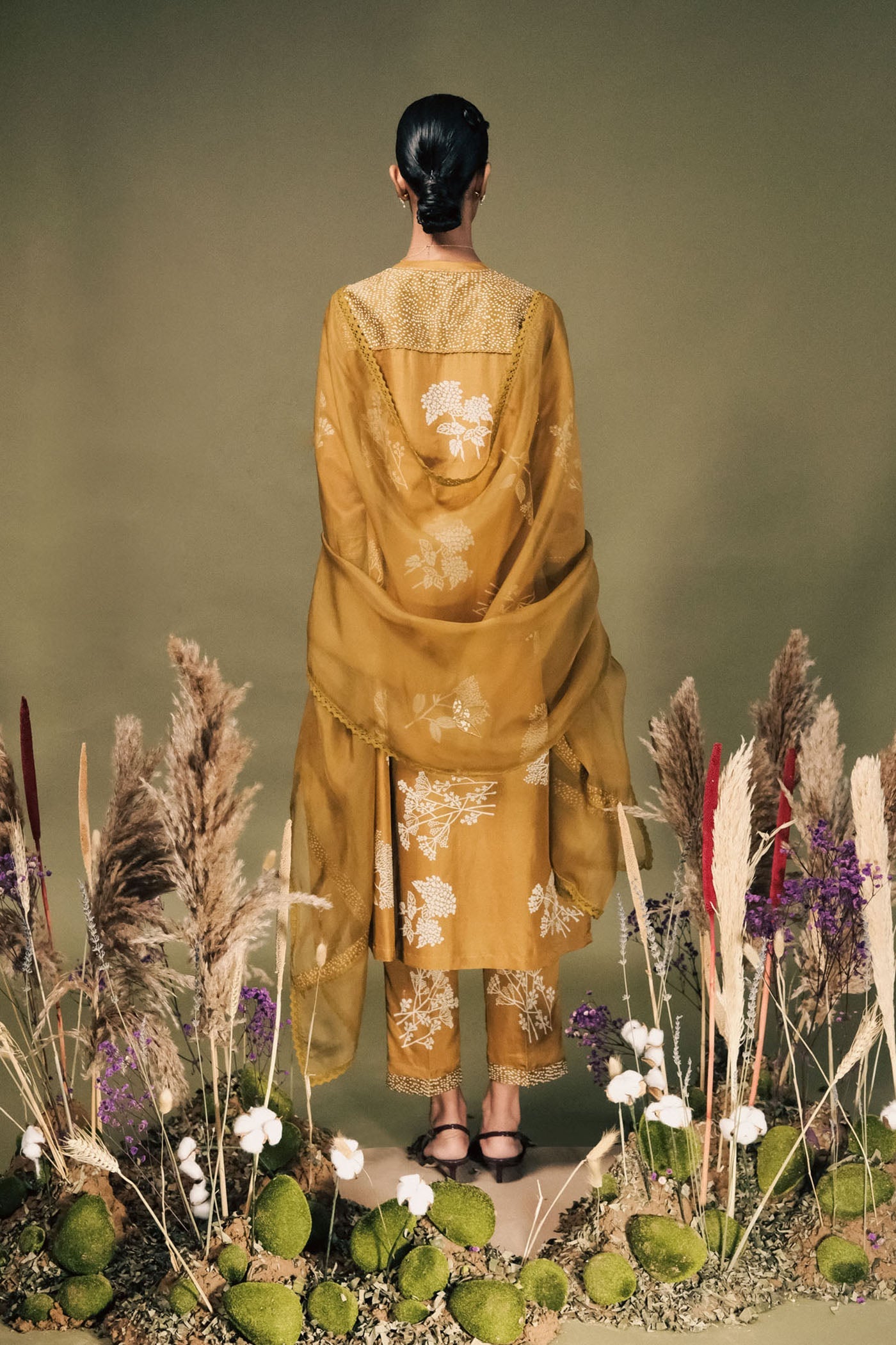 Chic Moss Green Mulberry Silk Tunic Set with Embroidered Print Sleeves