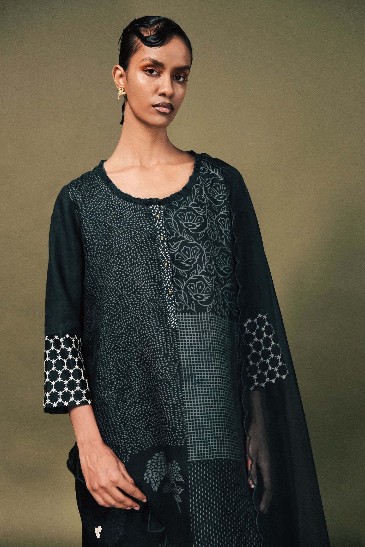 Elegant Indigo Linen Tunic Set with Double Layer and Embroidered Sleeves