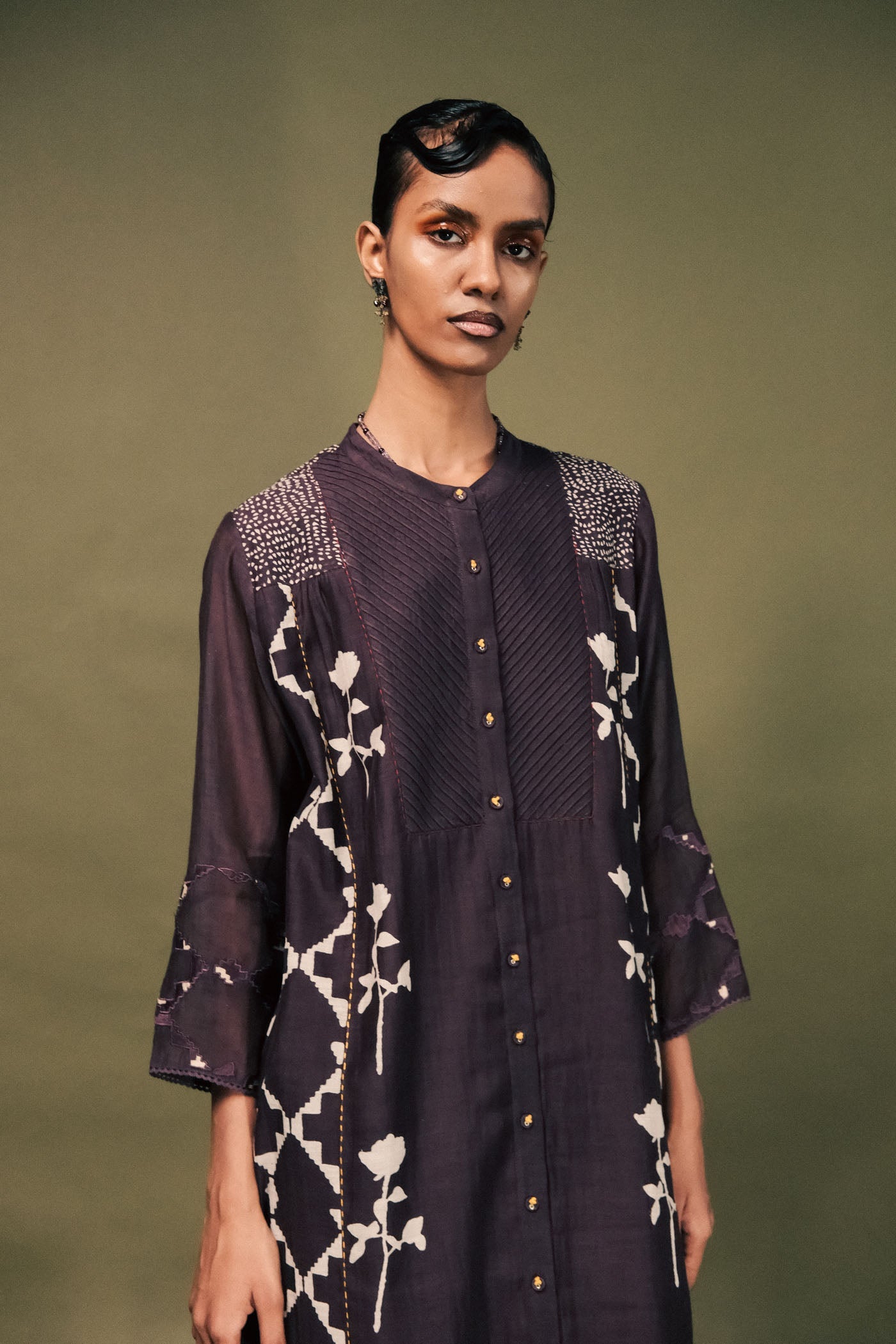 Elegant Lavender Mul Chanderi Tunic Set: Embroidered Sleeves & Silk Chanderi Pants