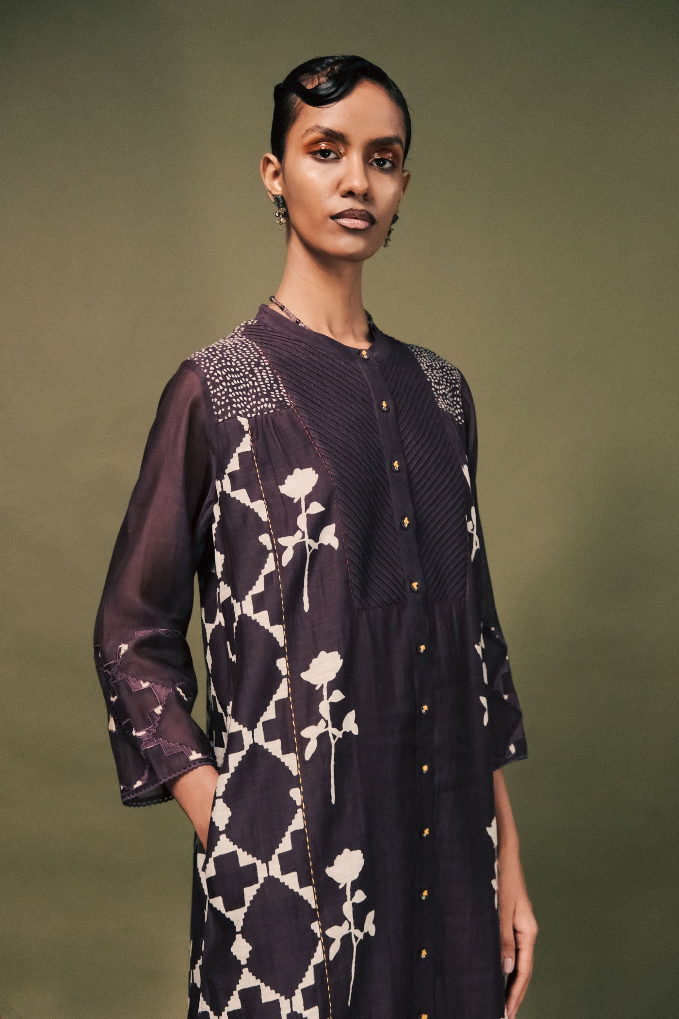 Elegant Lavender Mul Chanderi Tunic Set: Embroidered Sleeves & Silk Chanderi Pants