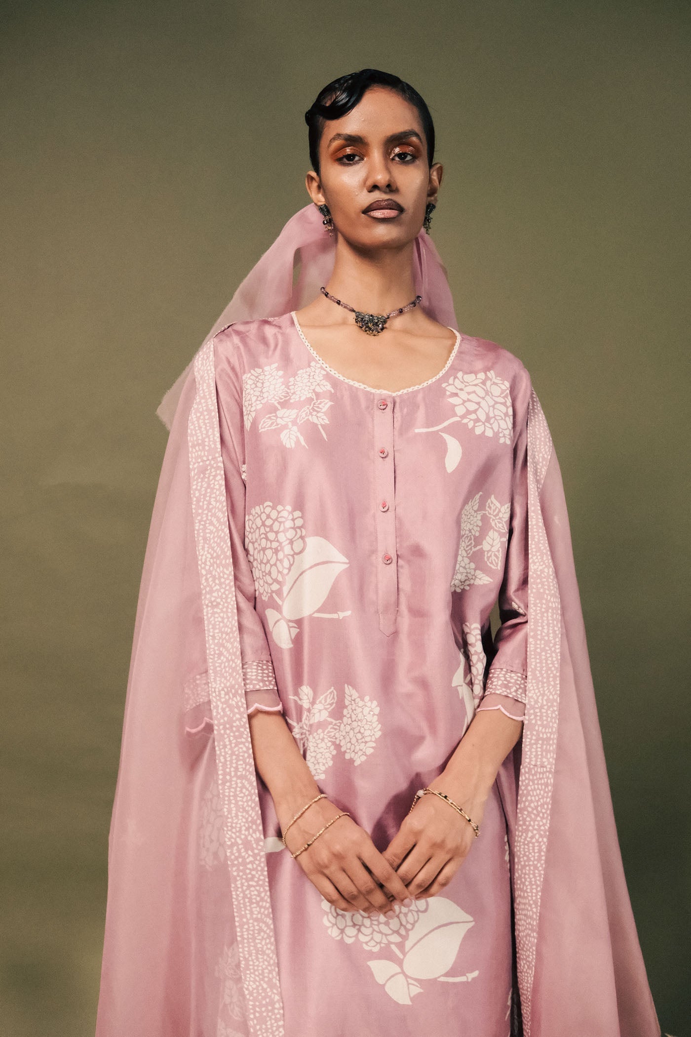 Stunning Lilac Mulberry Silk Tunic Set: Embroidered Sleeves, Elegant Organza Dupatta