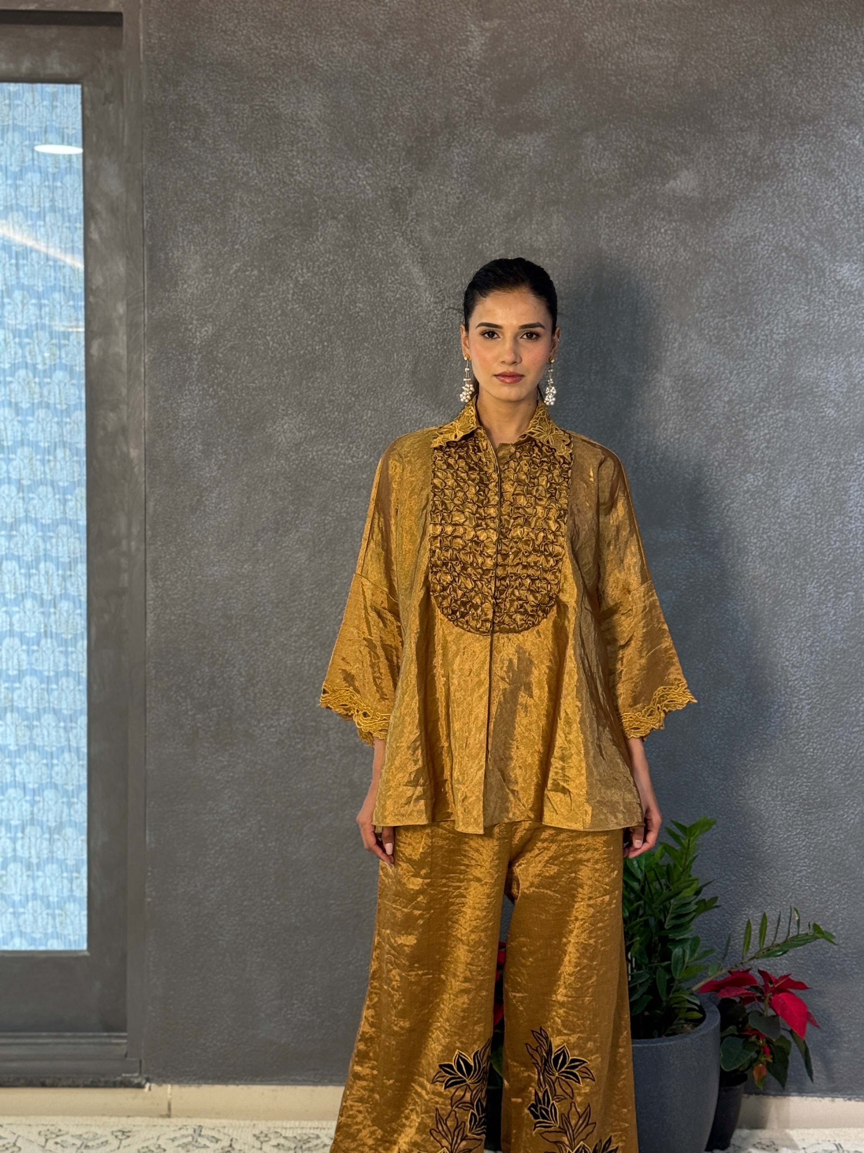 GOLD SMOCKED SHIRT