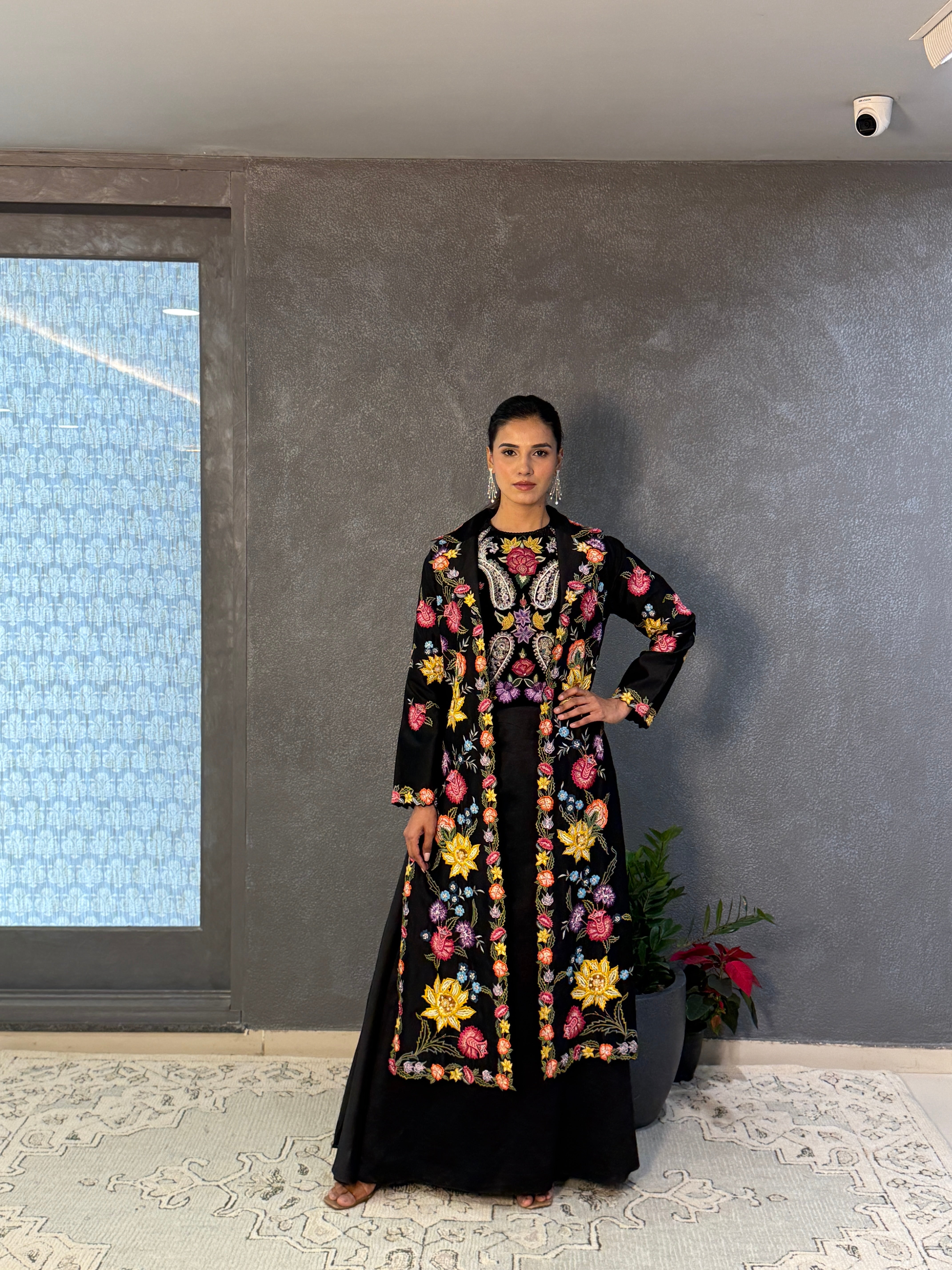 BLACK FLORAL THREADWORK LONG JACKET
