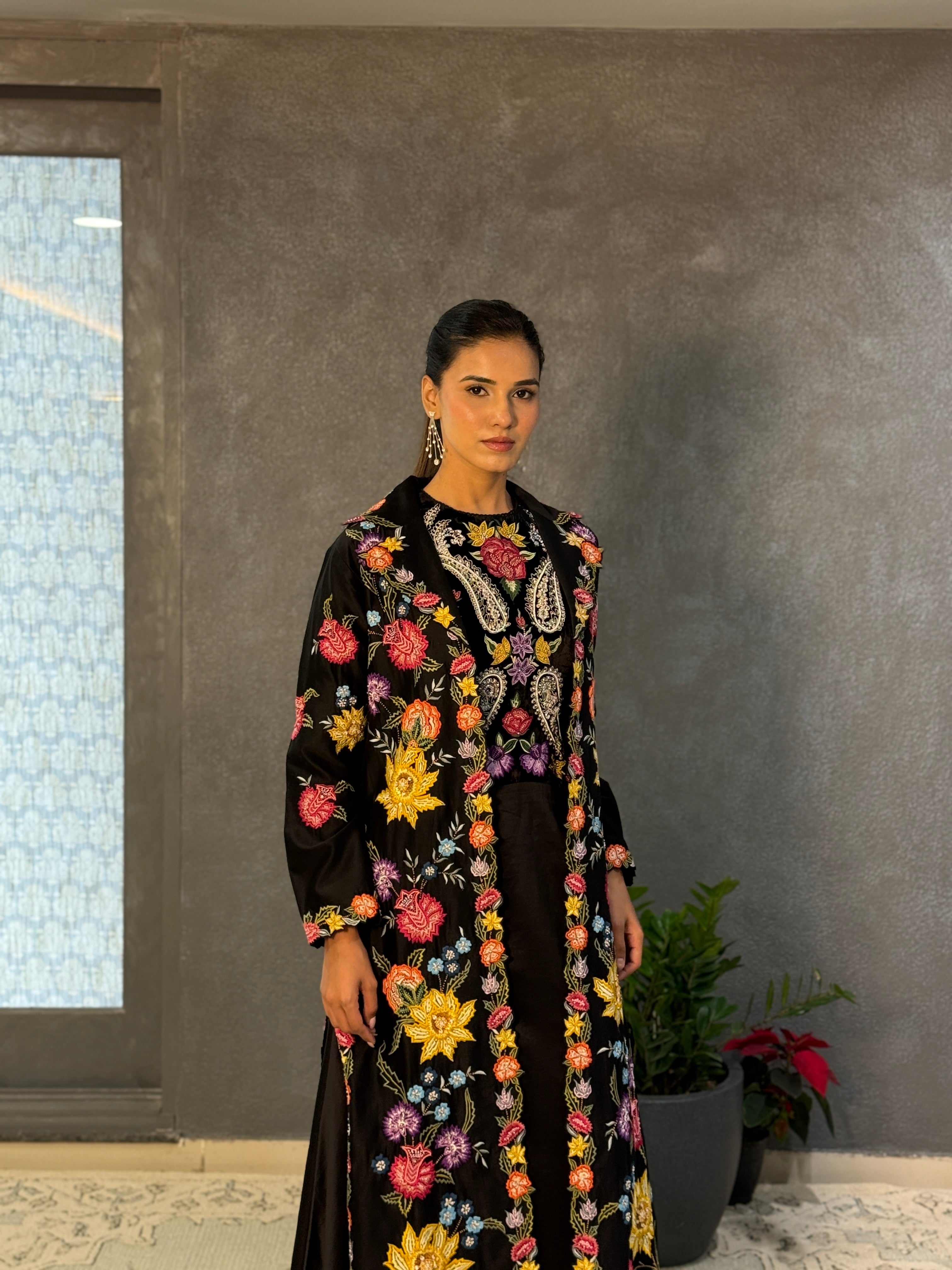 BLACK FLORAL THREADWORK LONG JACKET