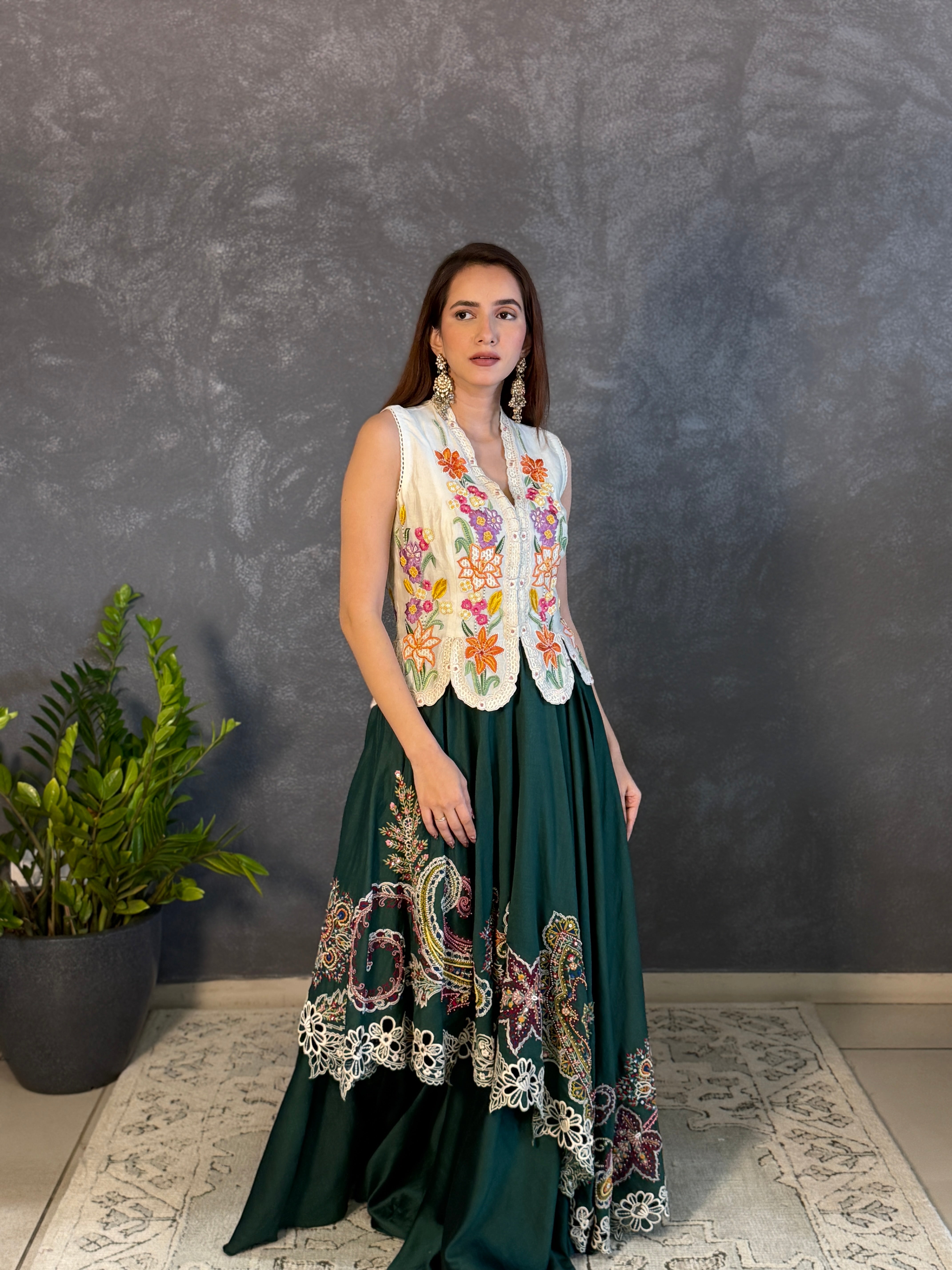 IVORY FLORAL FOLIAGE WAISTCOAT