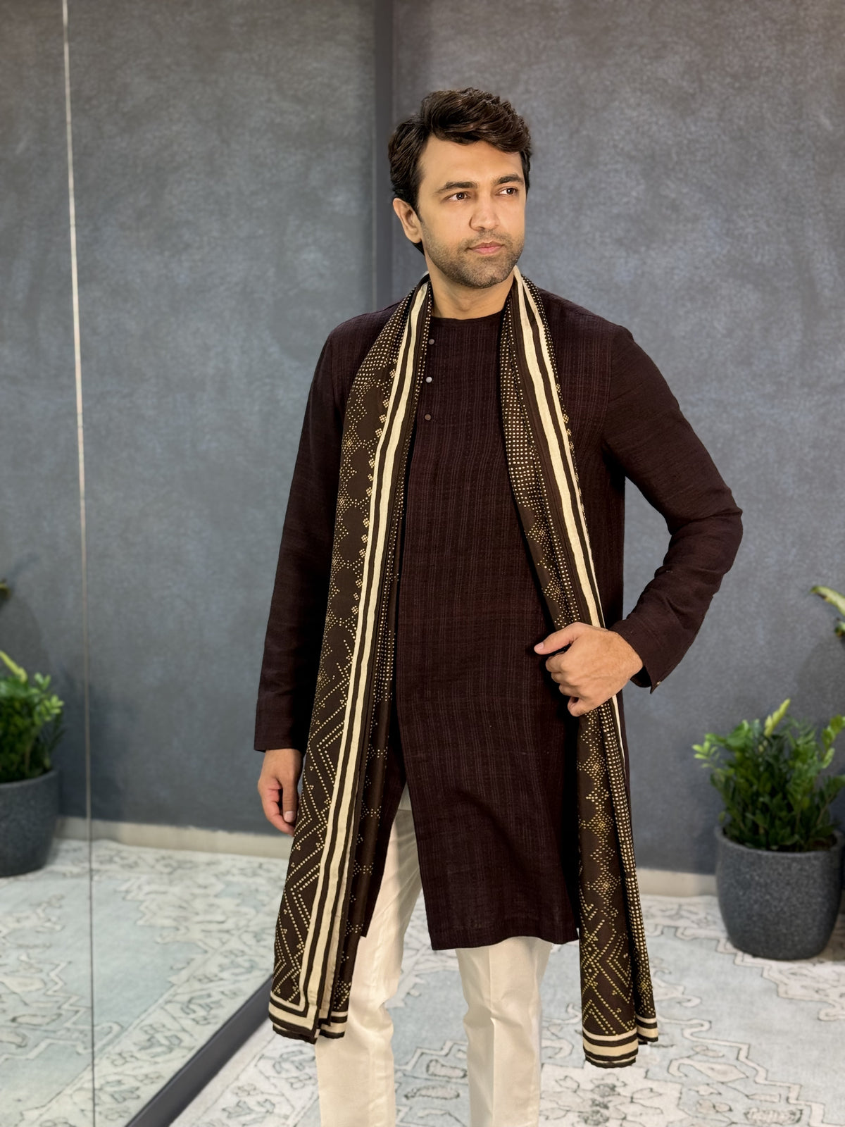 ANAGI-KURTA SET WITH PRINTED STOLE