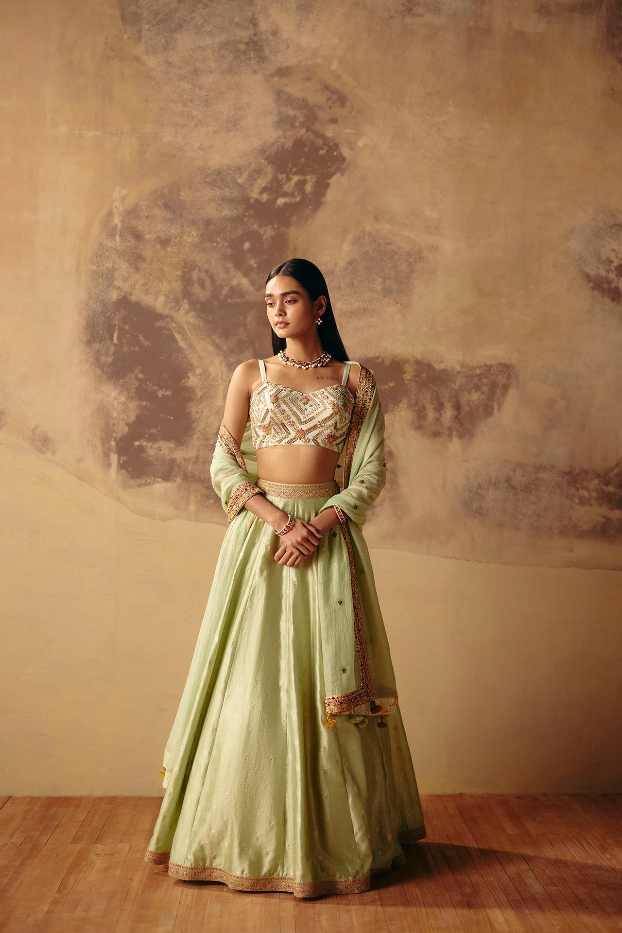 Gulzar Lehenga