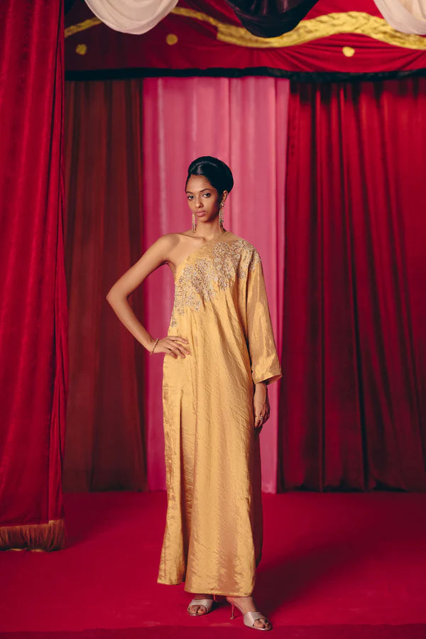 Muṇḍira One Shoulder Kaftan