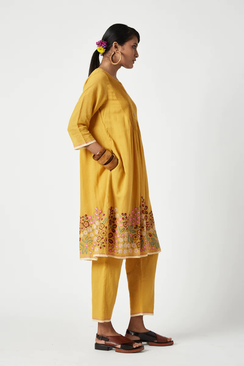 SEDUM EMBROIDERED KURTA SET (2PCS)