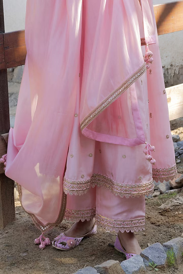 Masoom Gulaabi Alia Choga Set