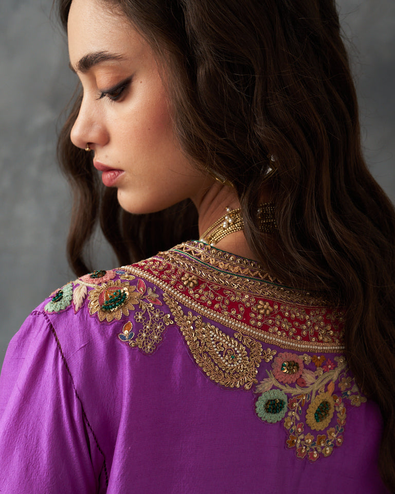 Gulrez V-neck patchwork kurta set.