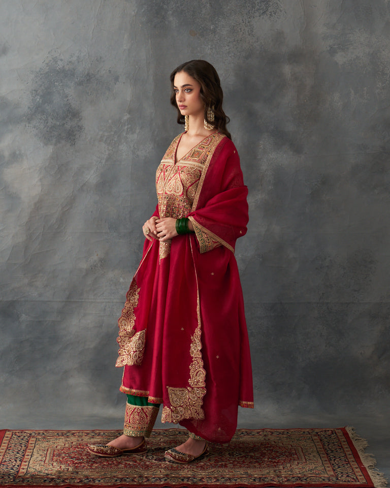 Gulrez Pakistani Kurta set with heavy embroidered bottom & dupatta.