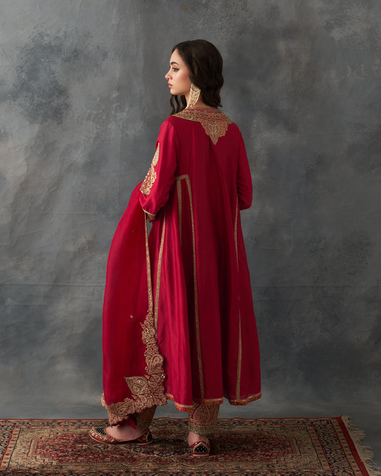 Gulrez Pakistani Kurta set with heavy embroidered bottom & dupatta.