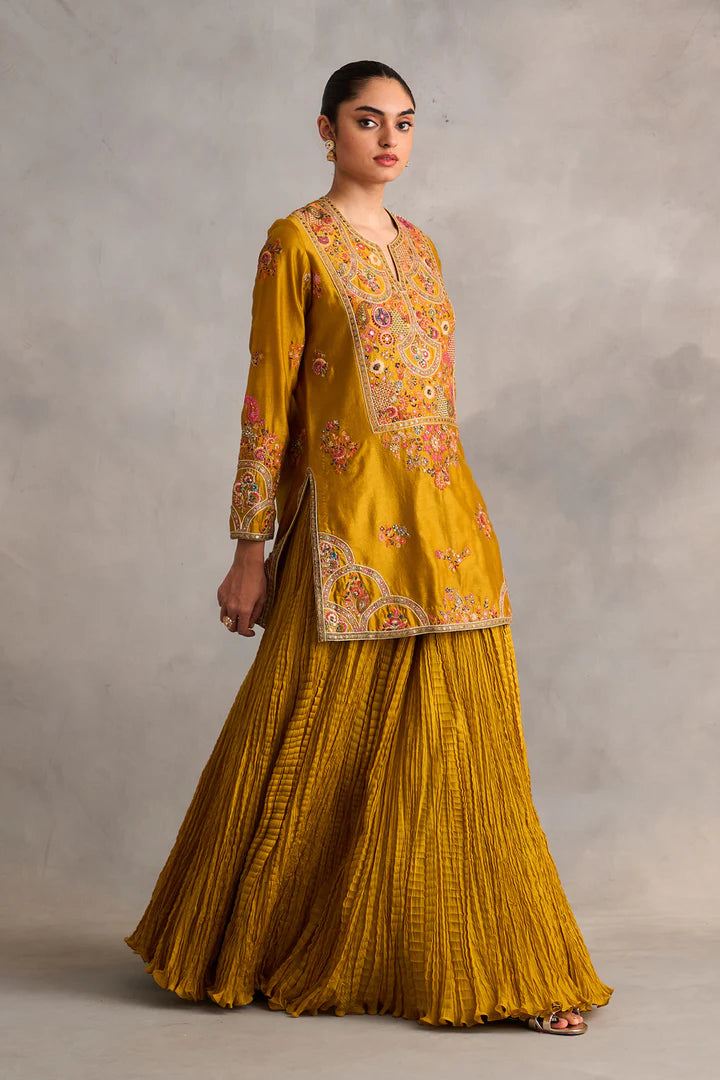 Crushed Skirt With Short Kurti And Dupatta