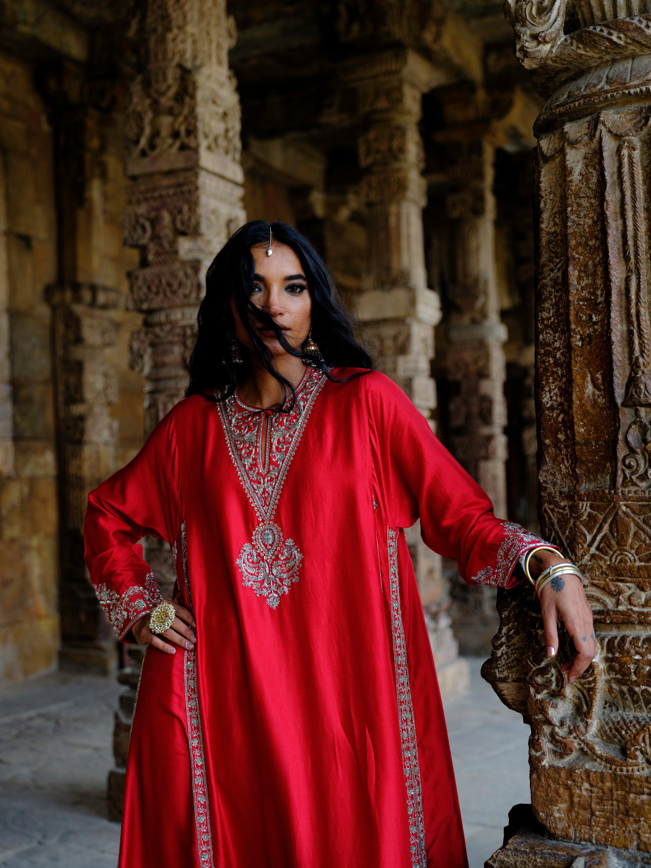 Featuring a tunic in silk base with zardosi embroidery.