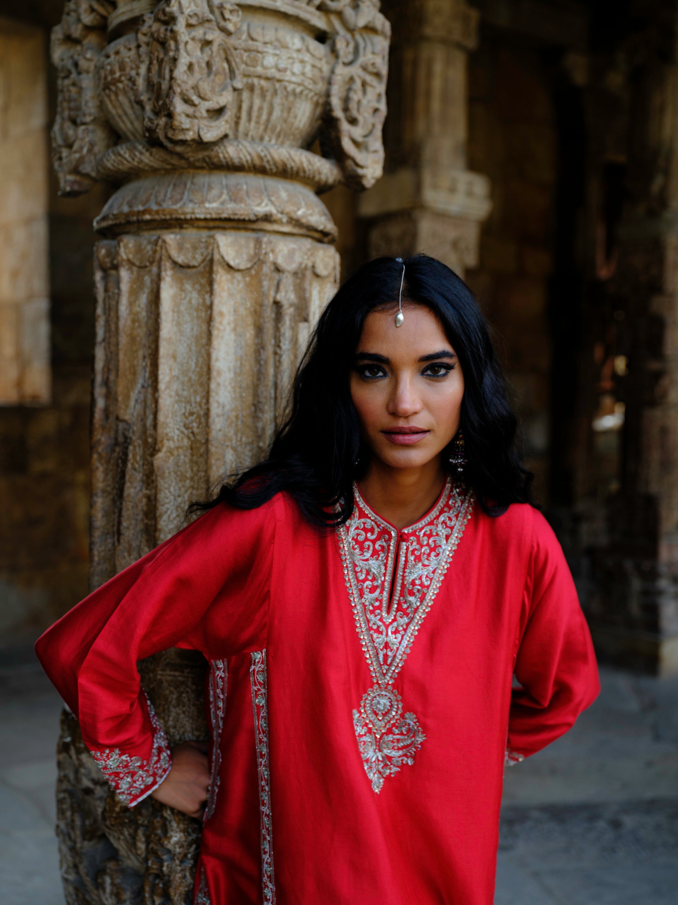 Featuring a tunic in silk base with zardosi embroidery.
