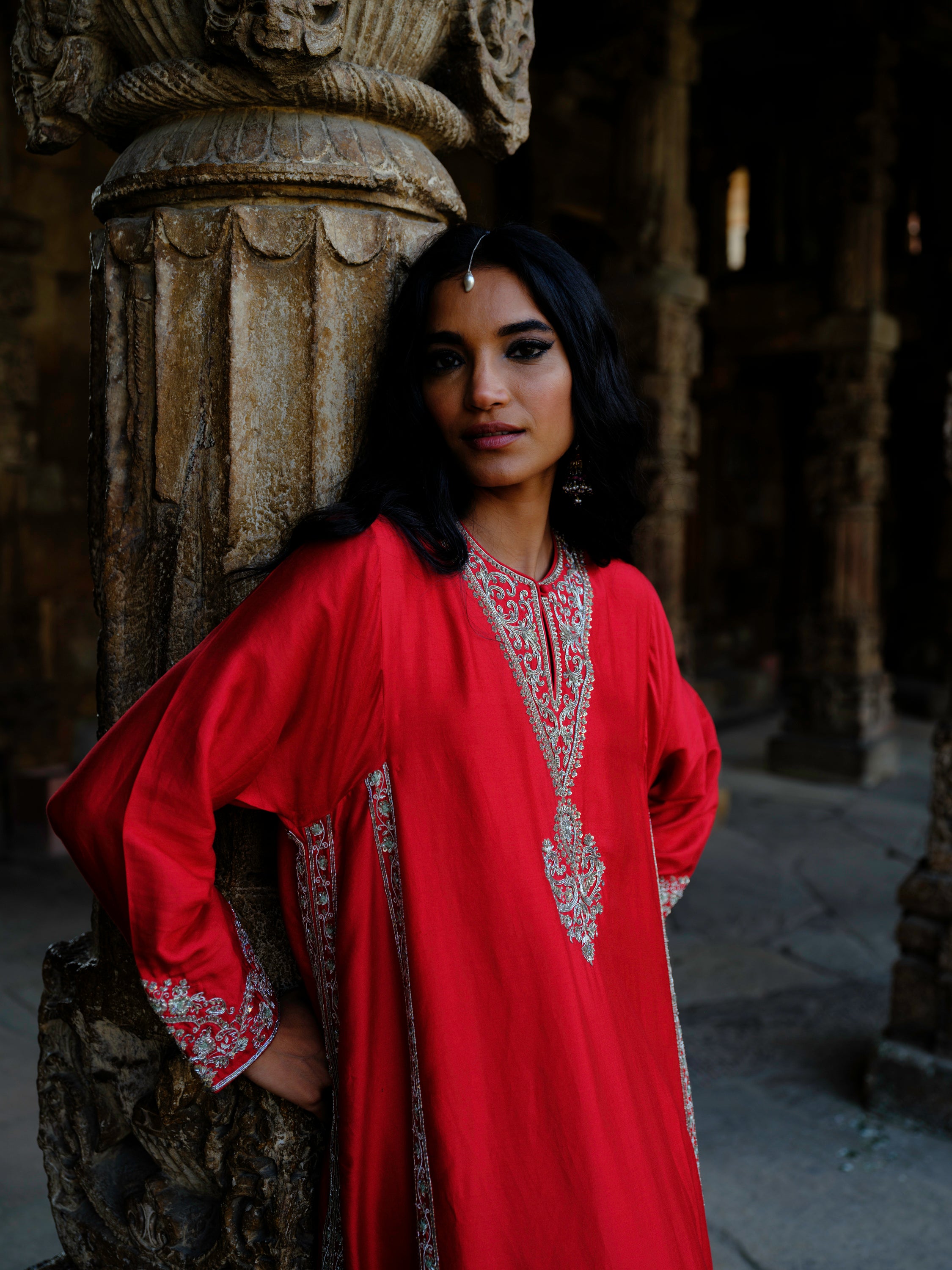 Featuring a tunic in silk base with zardosi embroidery.