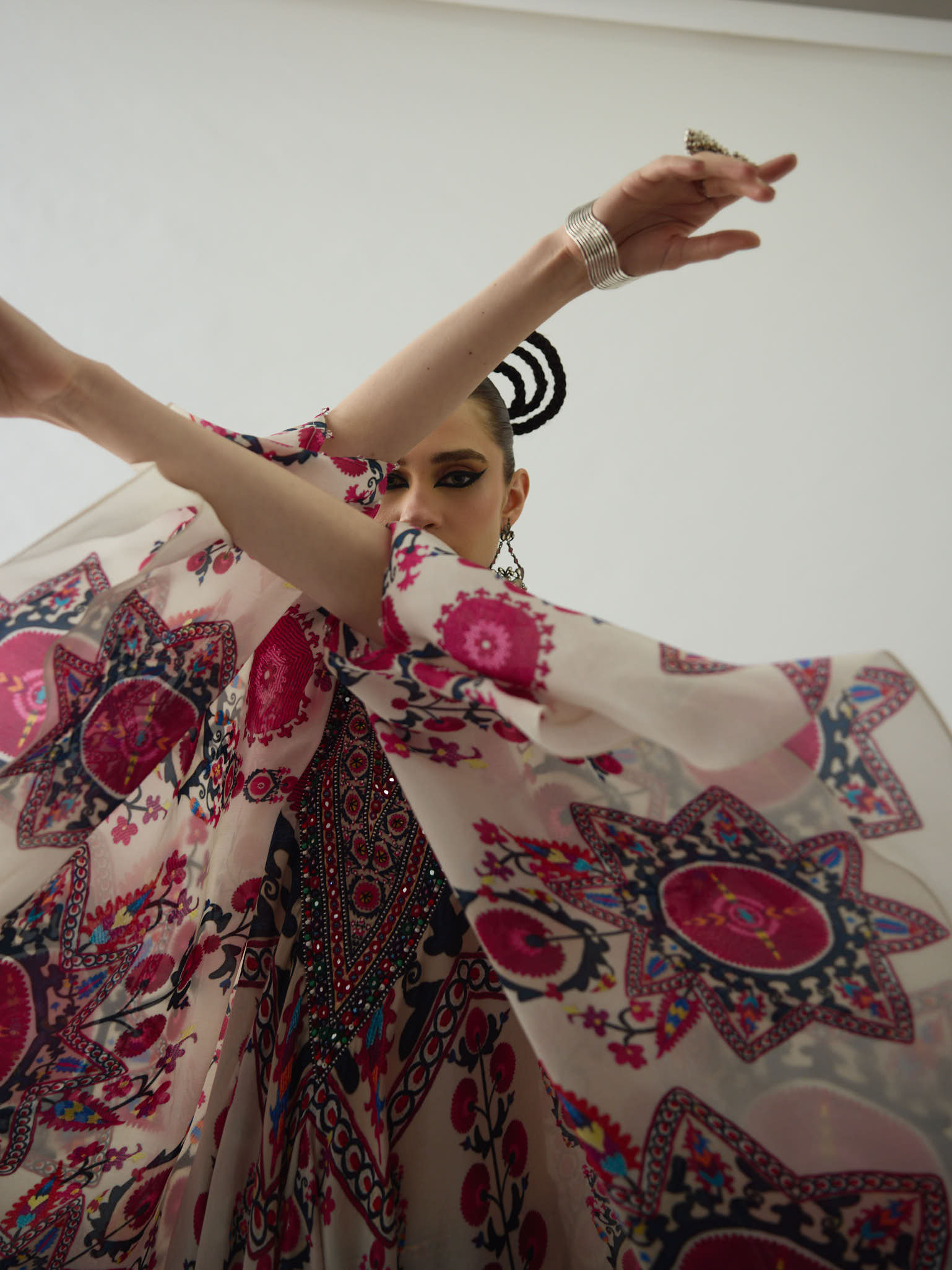 Bukhara Raspberry Farah Cape Set