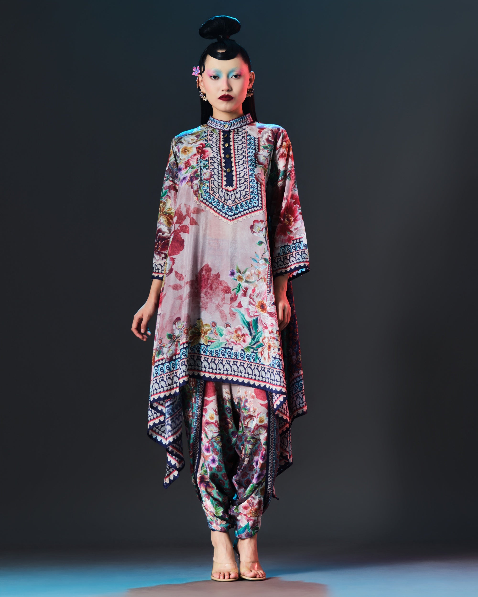 IKEBANA : NAVYA