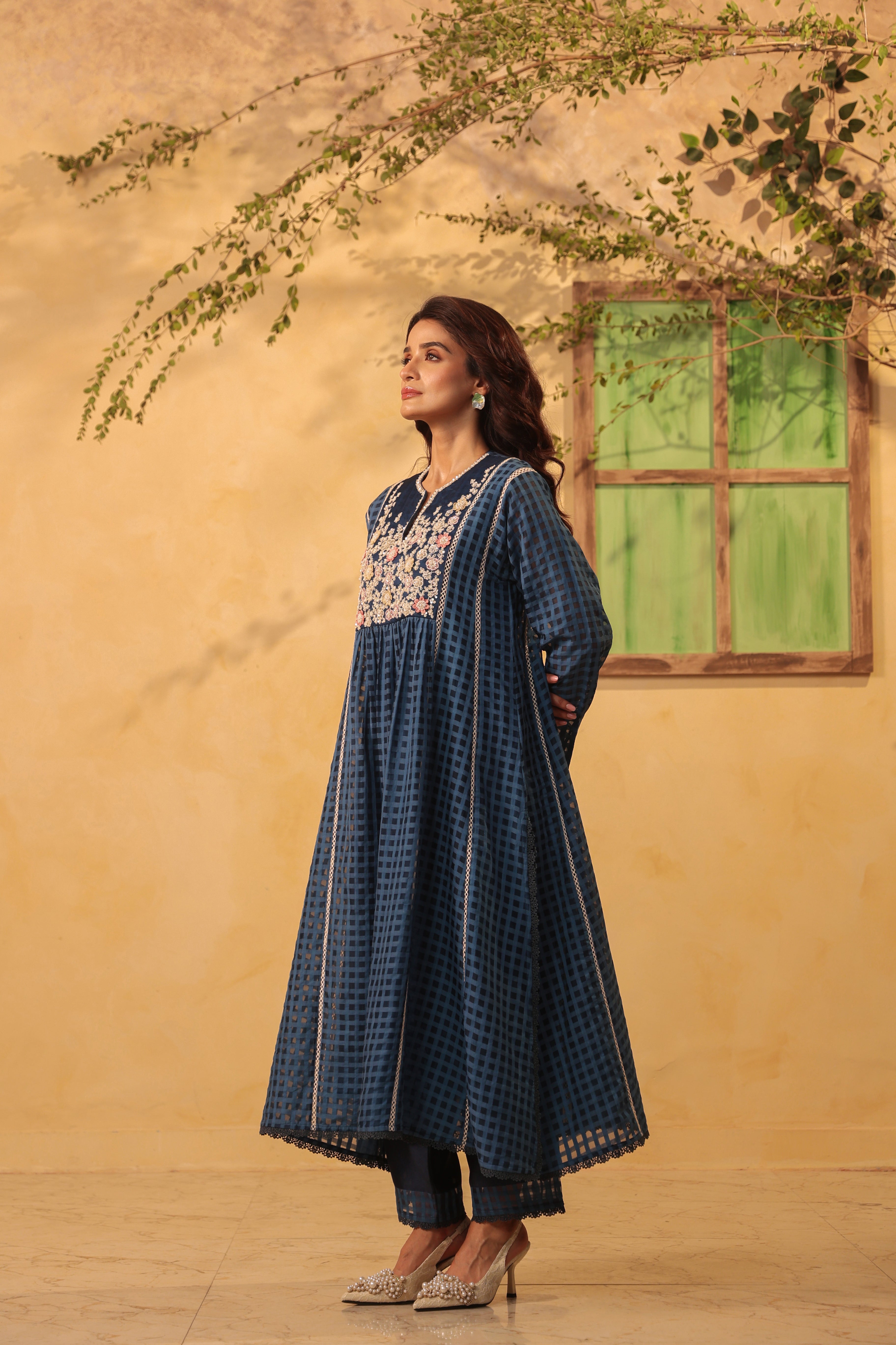 Vaayu Dark Blue Panelled Kalidar Set