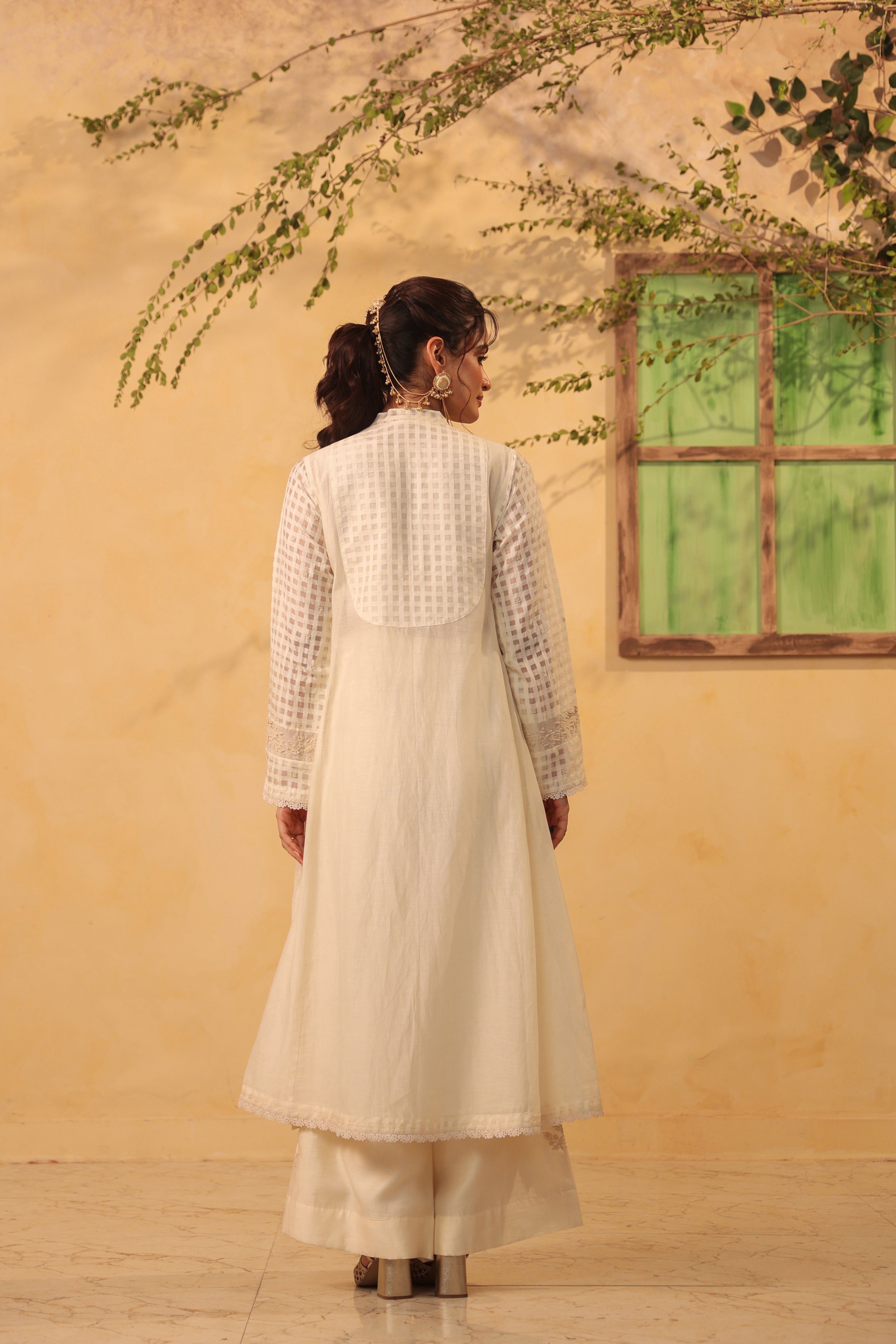 Vaayu Ivory Kalidar Set