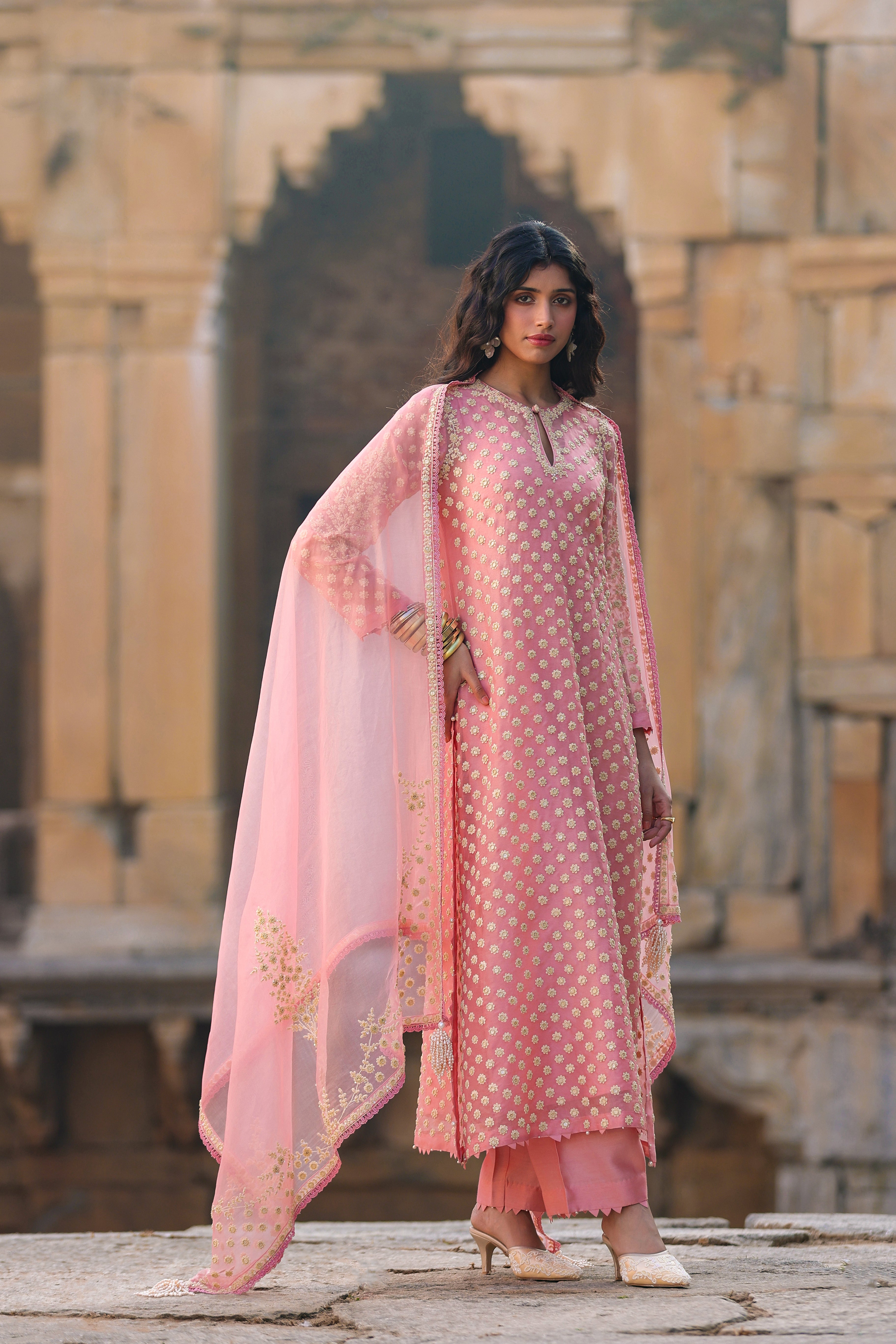 Vaayu Pink Buti Kurta Set