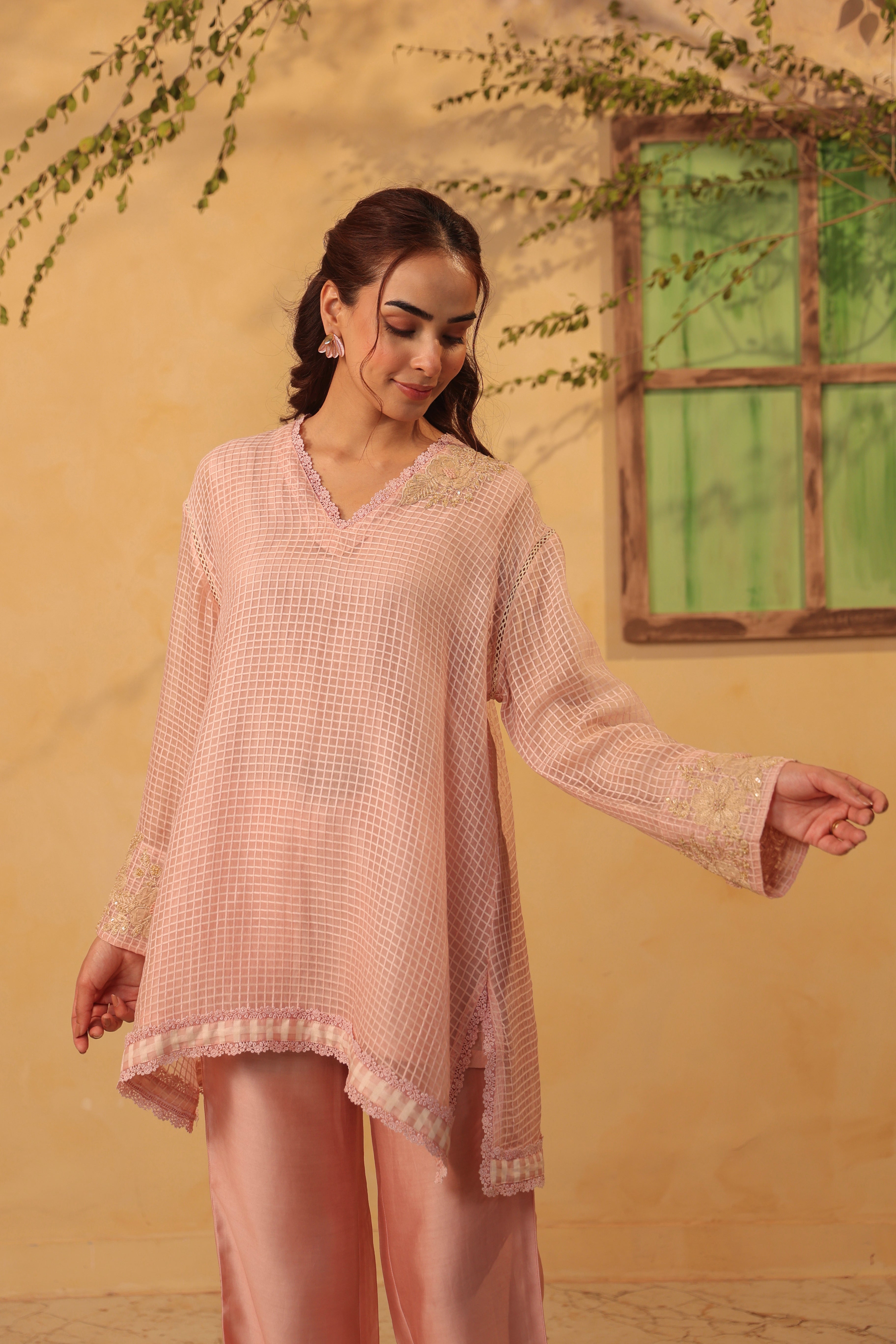 Vaayu Light Pink Applique Co-ord Set Set