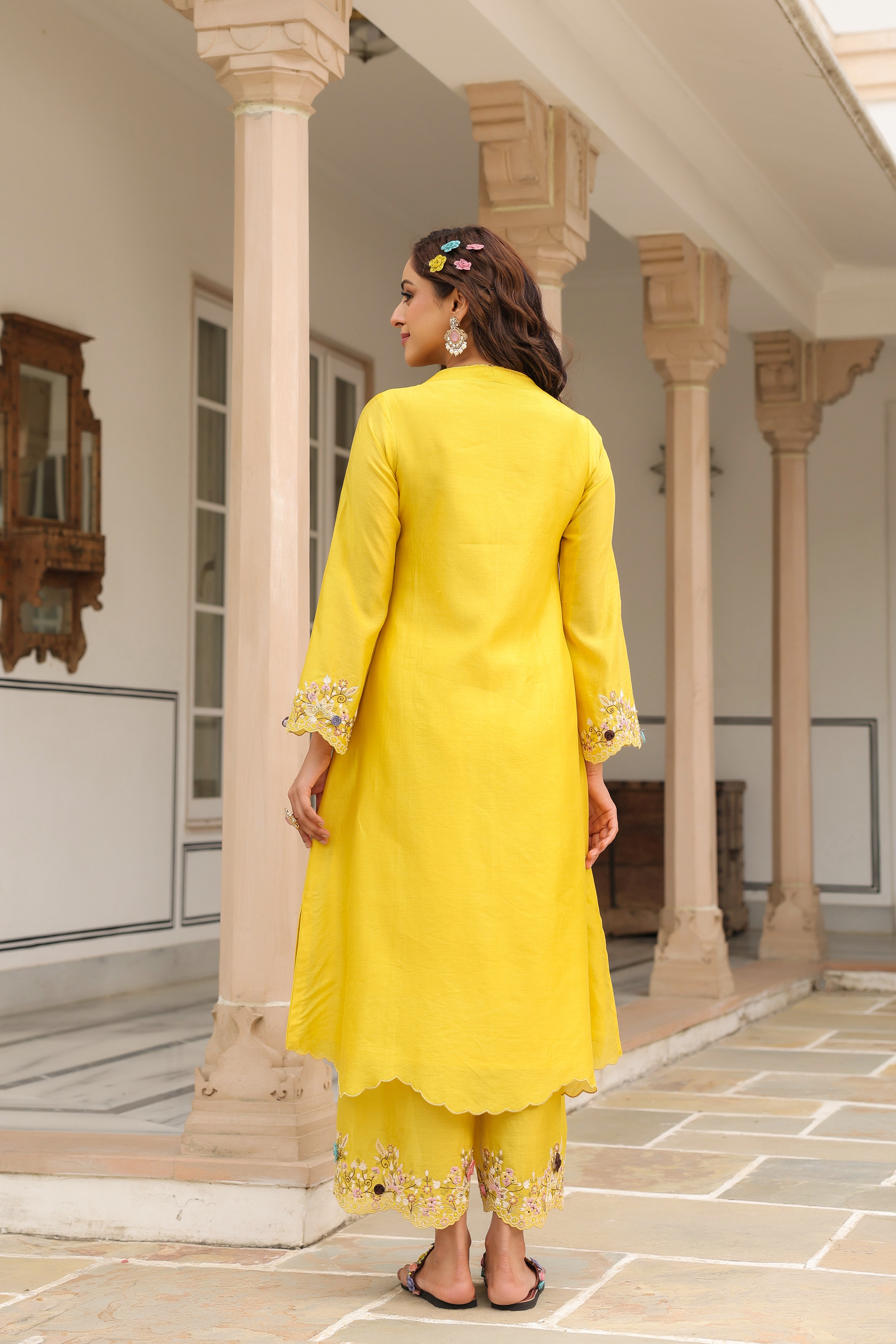 Gulzar Scallop Kurta Set